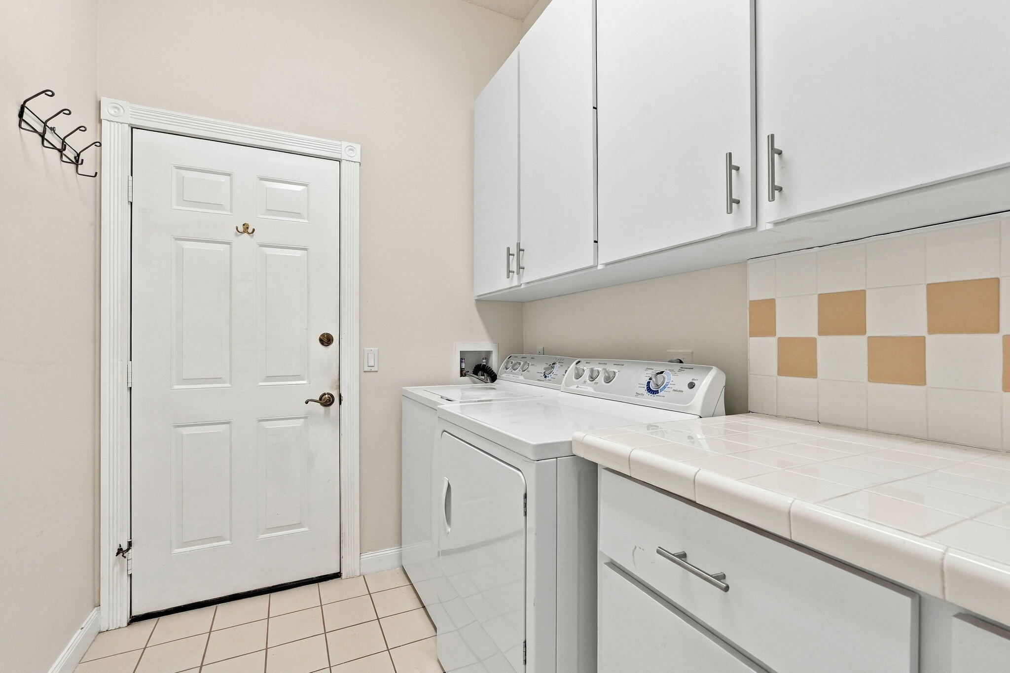 15-web-or-mls-7492_SE_Marsh_Fern_Lane_03
