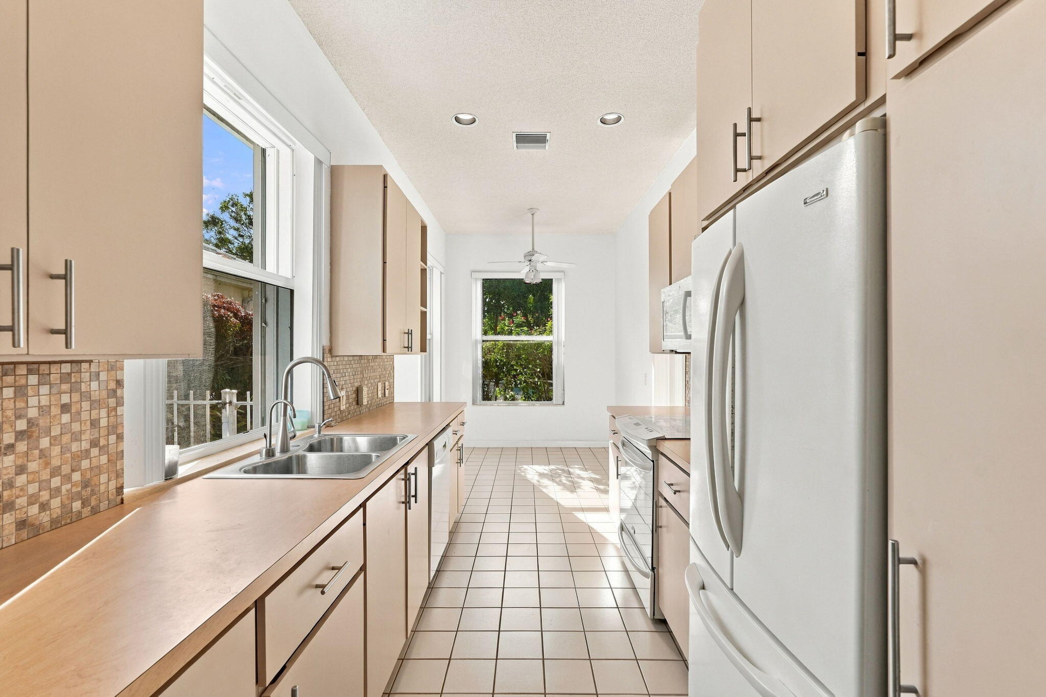 21-web-or-mls-7492_SE_Marsh_Fern_Lane_03
