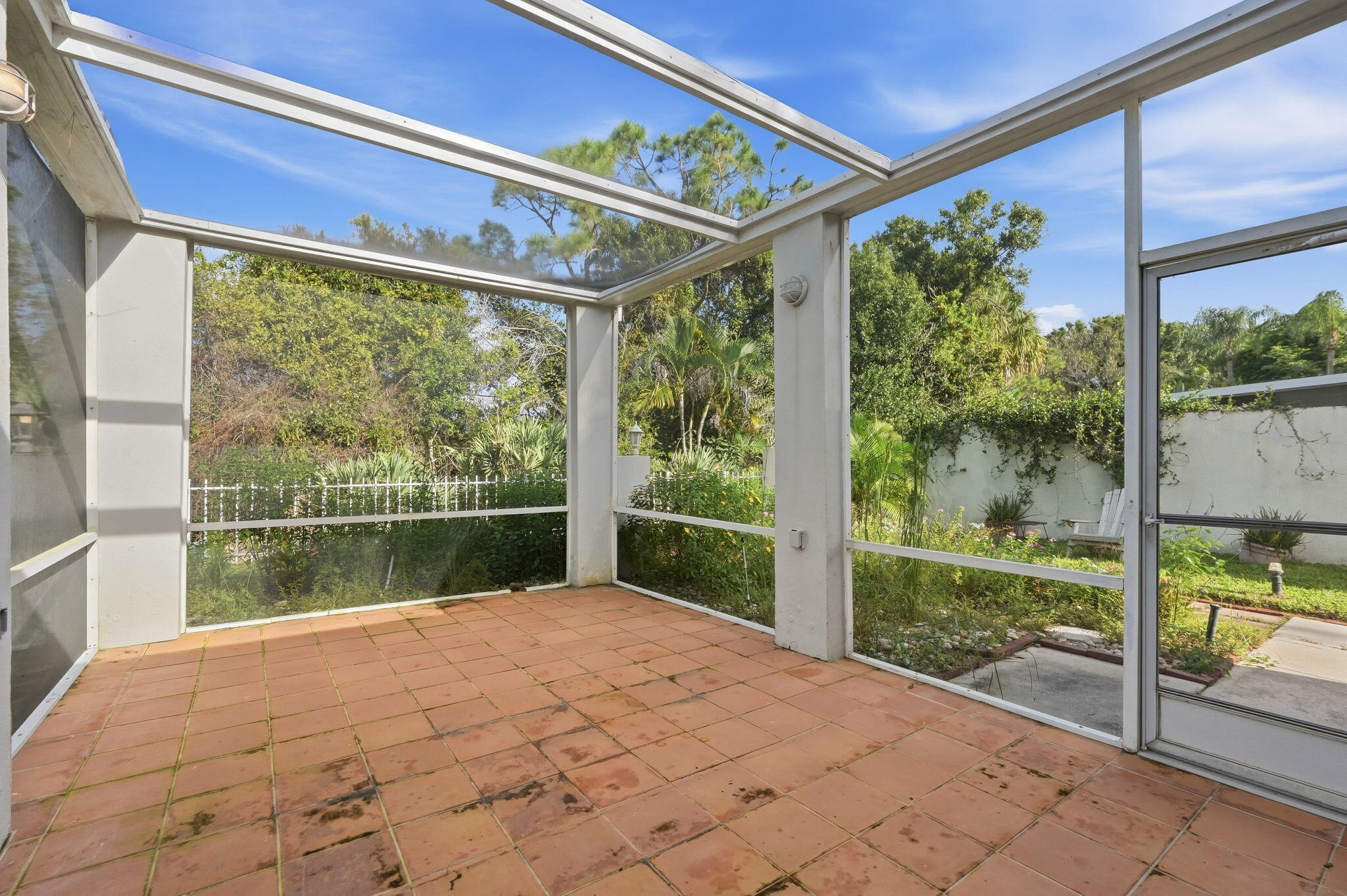 38-web-or-mls-7492_SE_Marsh_Fern_Lane_03