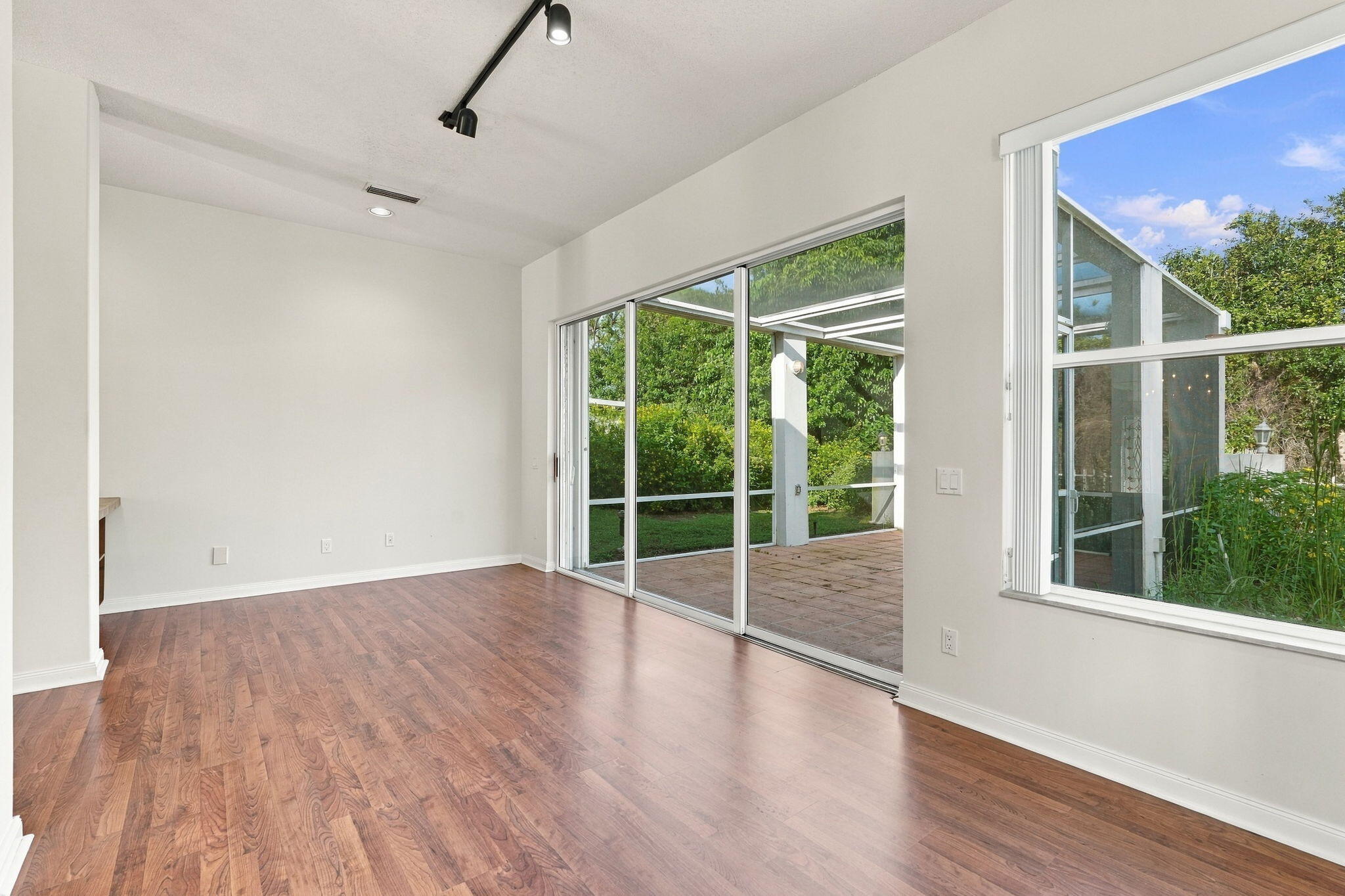 35-web-or-mls-7492_SE_Marsh_Fern_Lane_03