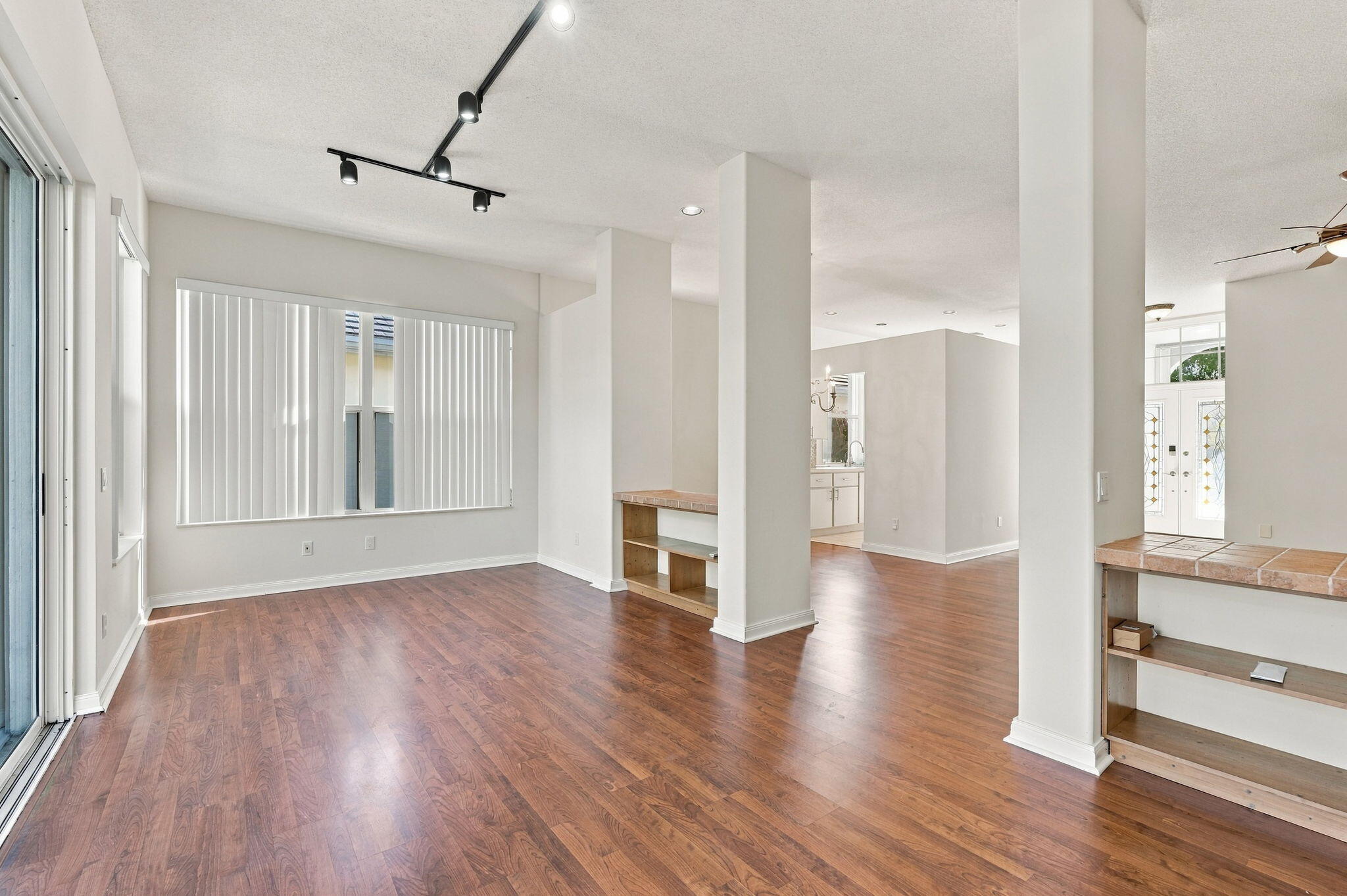 33-web-or-mls-7492_SE_Marsh_Fern_Lane_03