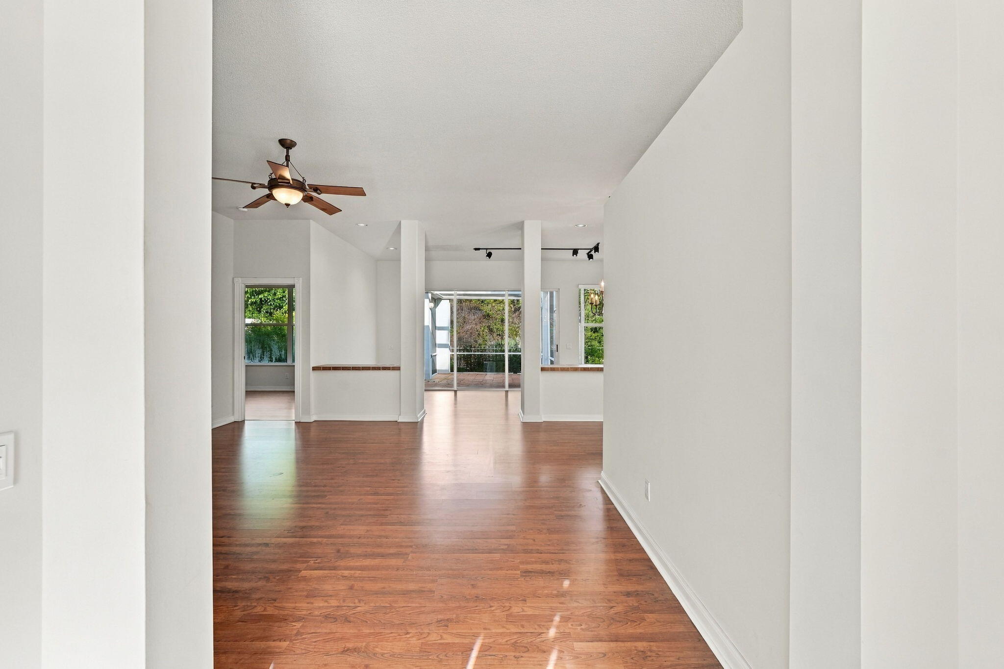 24-web-or-mls-7492_SE_Marsh_Fern_Lane_03