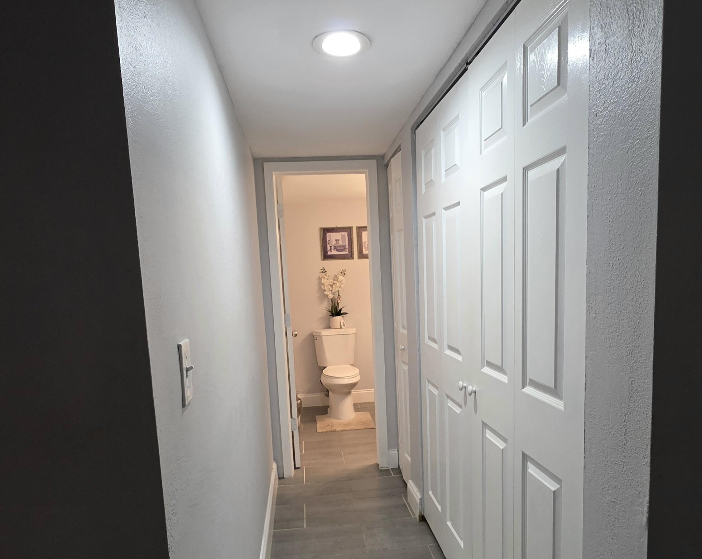 Hall/Laundry