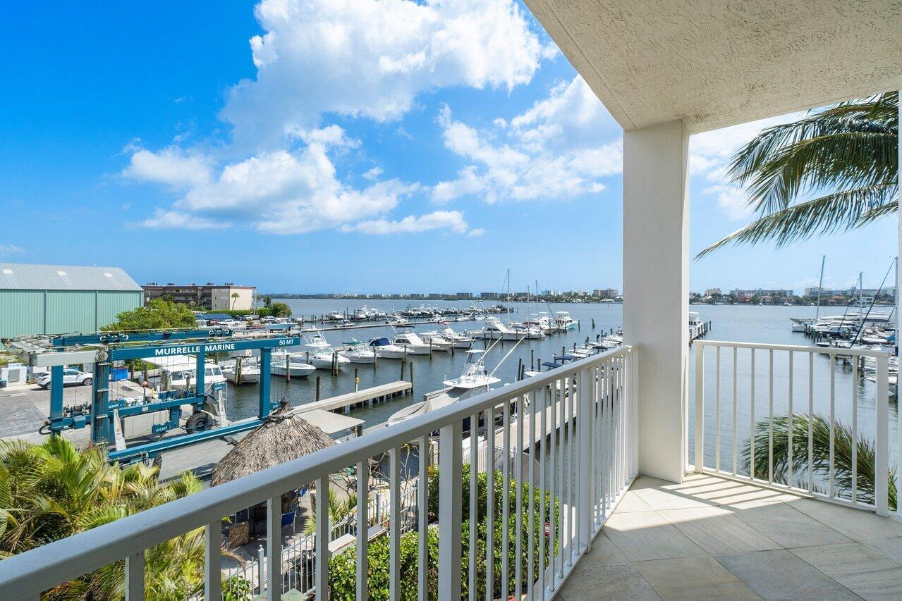 027-806EastWindwardWay-Lantana-FL-33462-