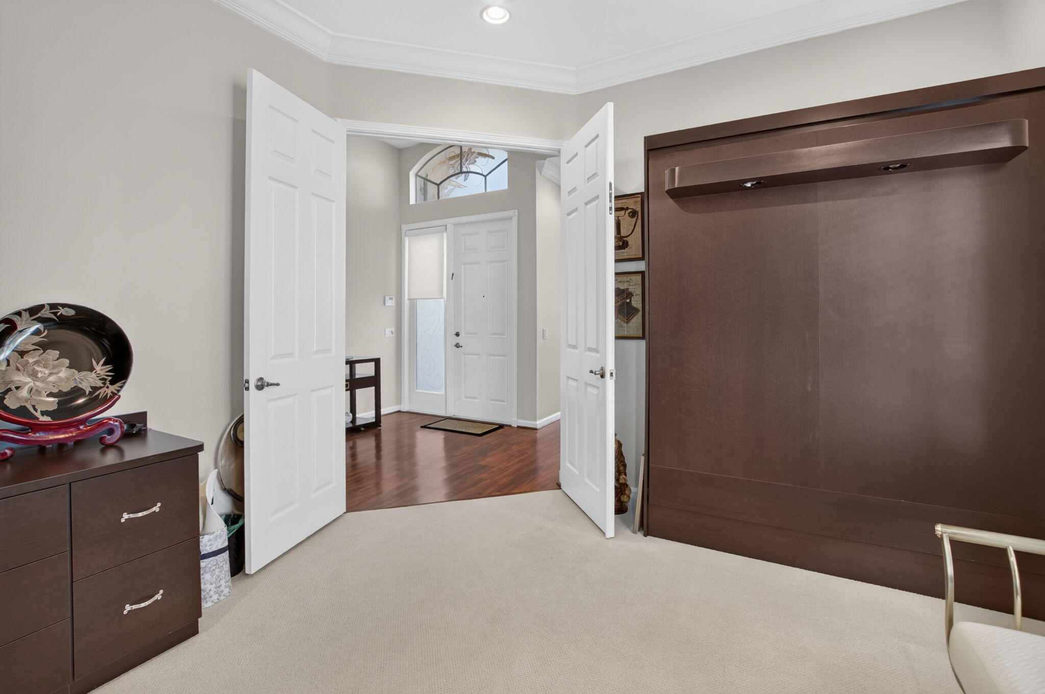 MURPHY BED
