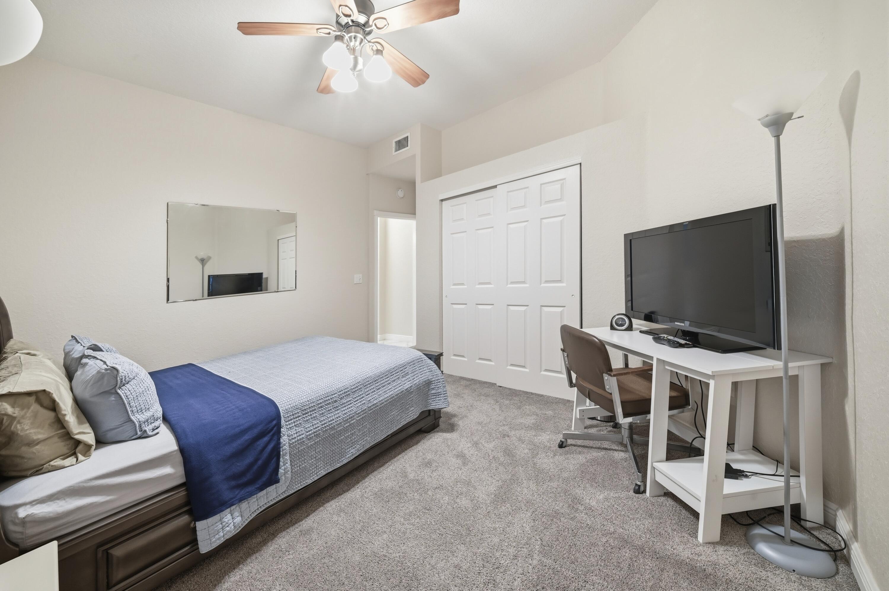 2nd bedroom
