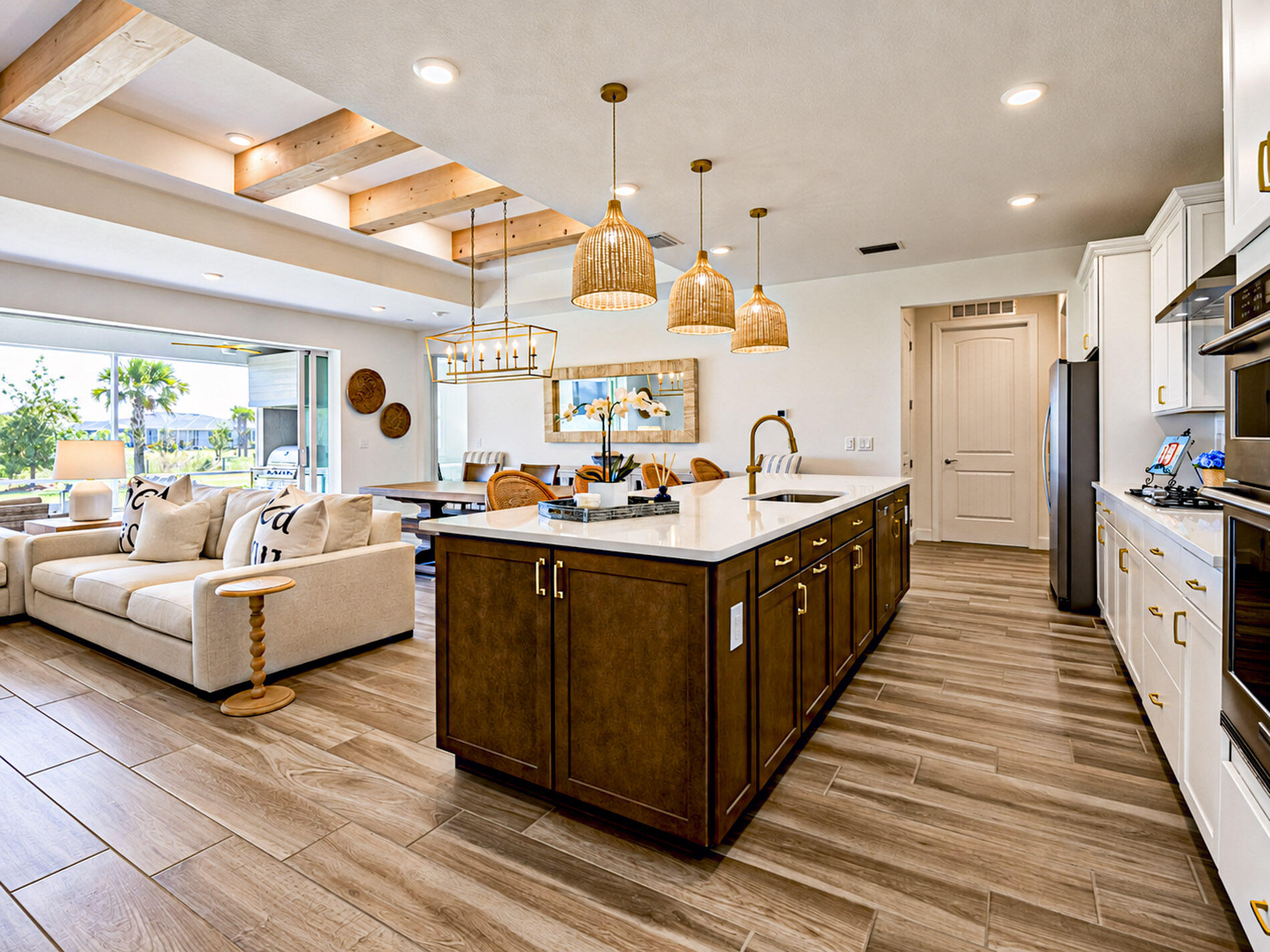 Gourmet kitchen w quartz