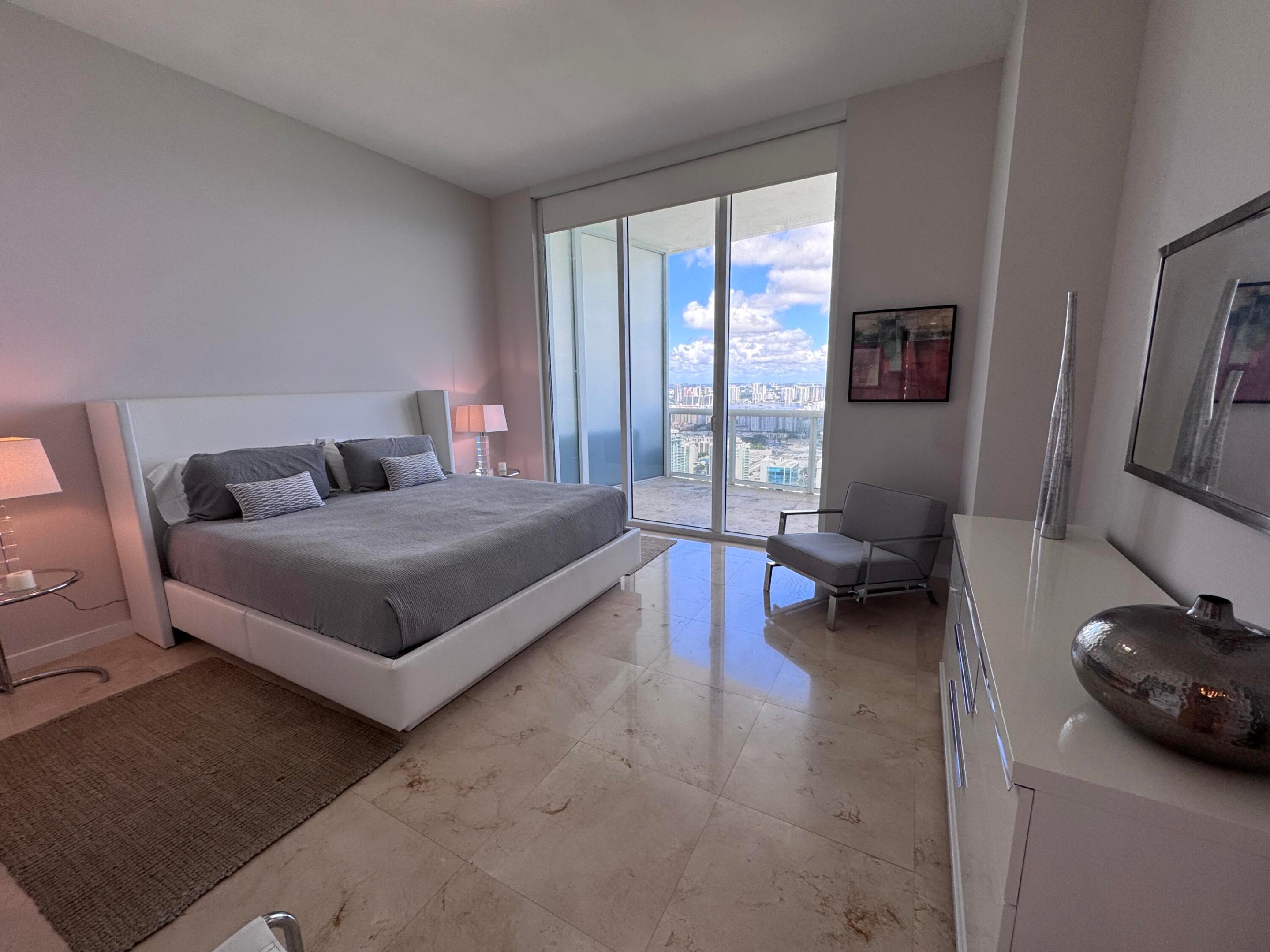 Primary Suite - King size bed