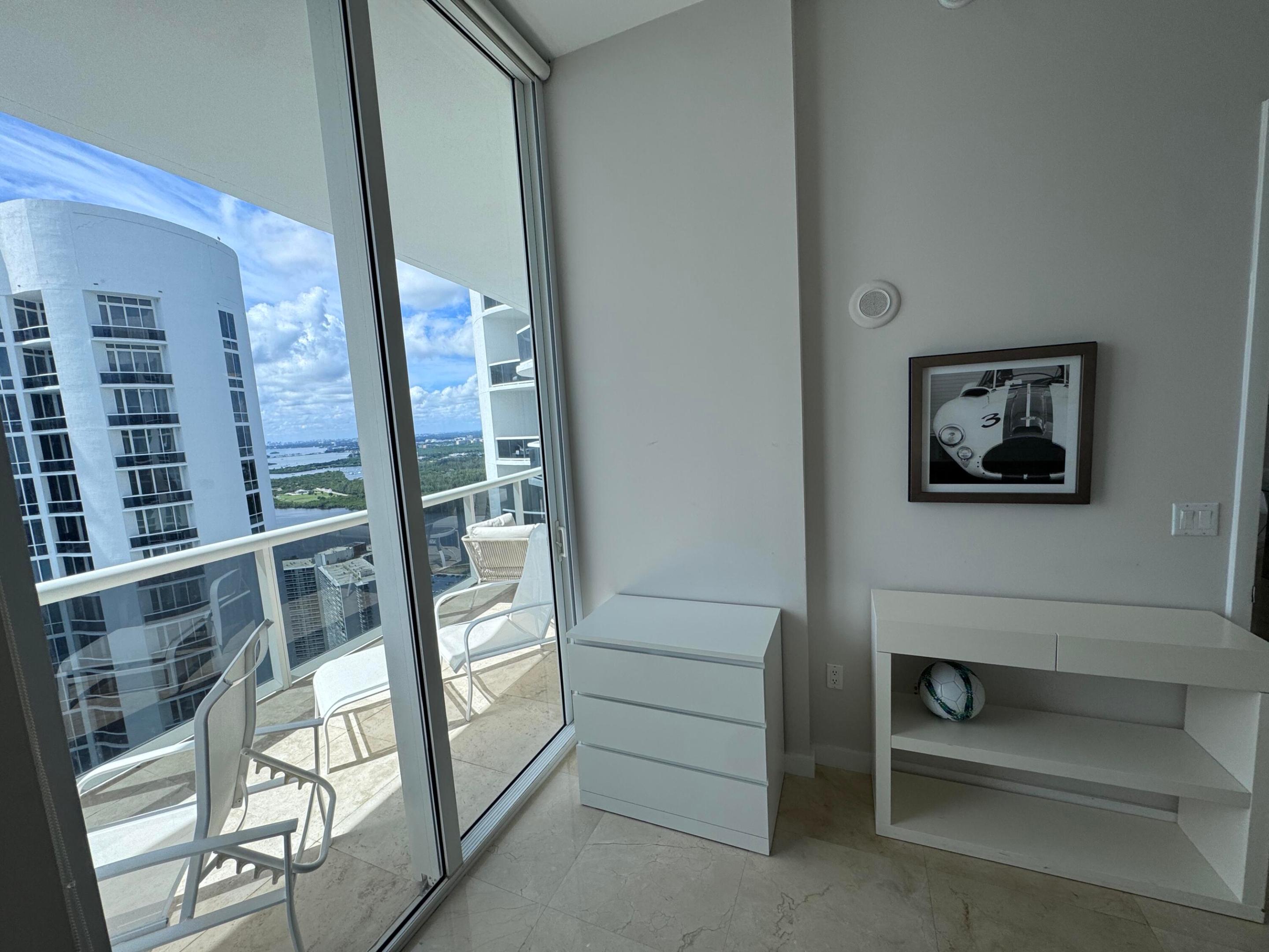 Access to balcony ...