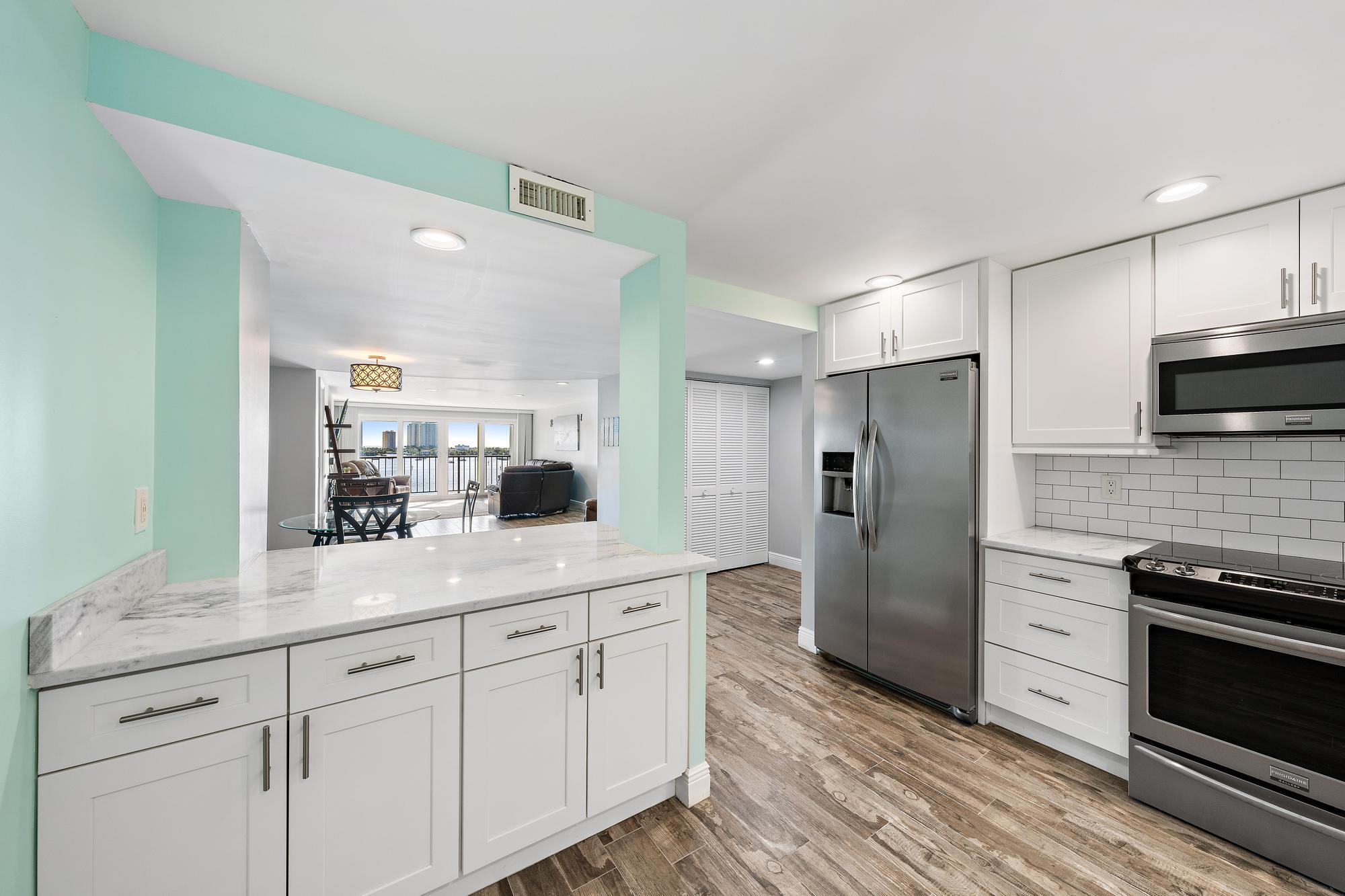 3040 Lake Shore Dr unit 903-13