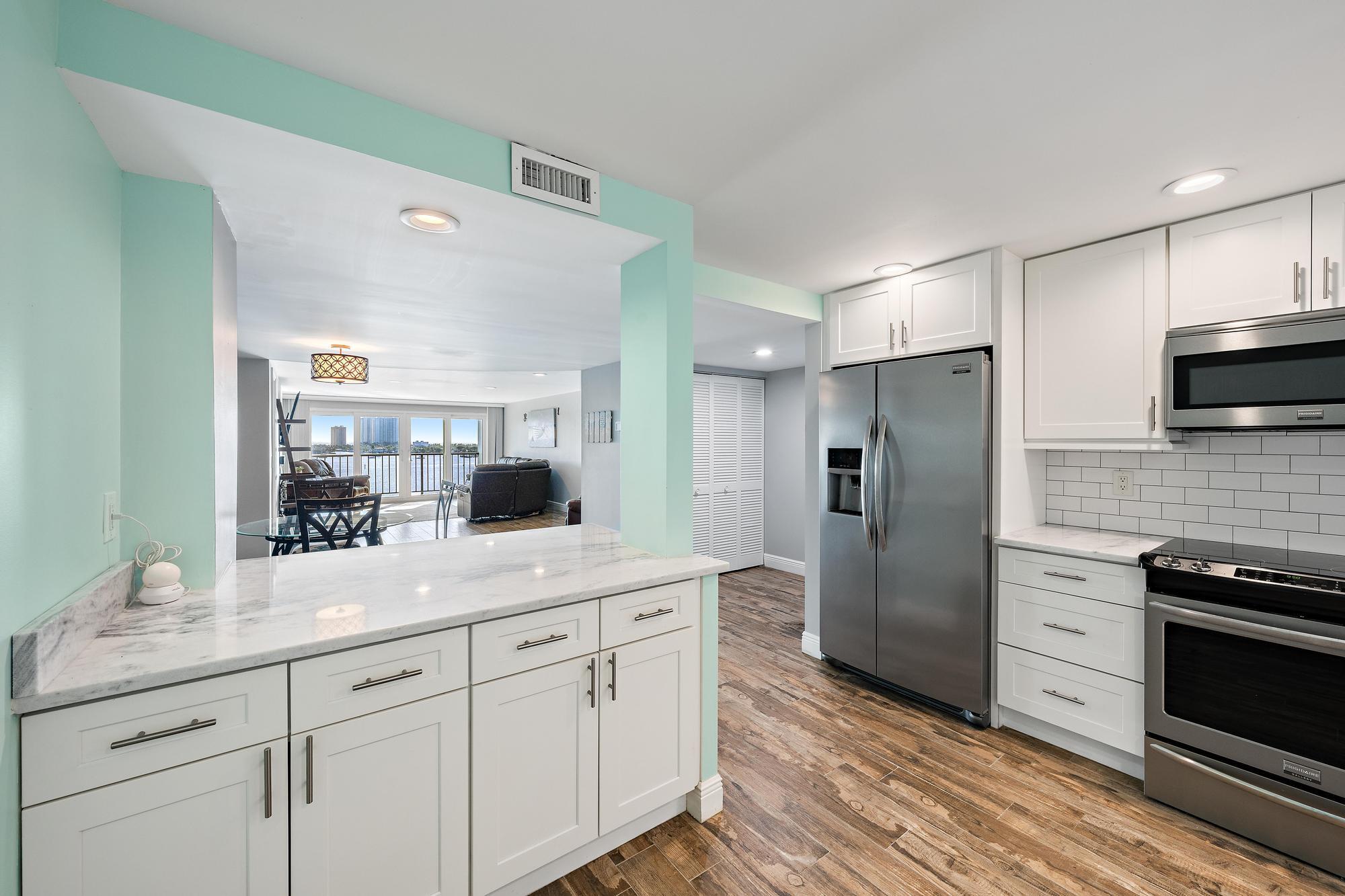 3040 Lake Shore Dr unit 903-10 3040 Lake Shore Dr unit 903-10