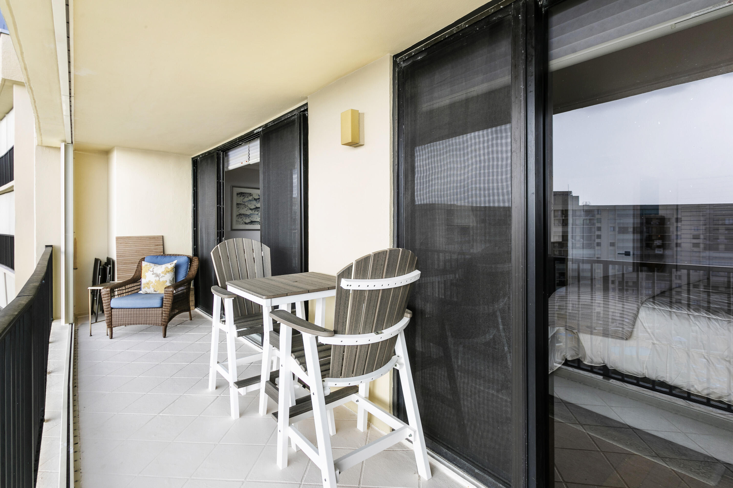 balcony