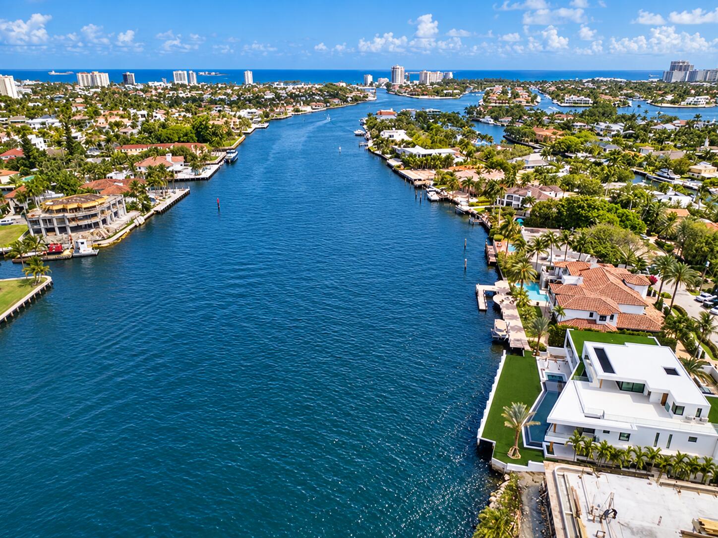 Sunny Fort Lauderdale Waterway Skyline