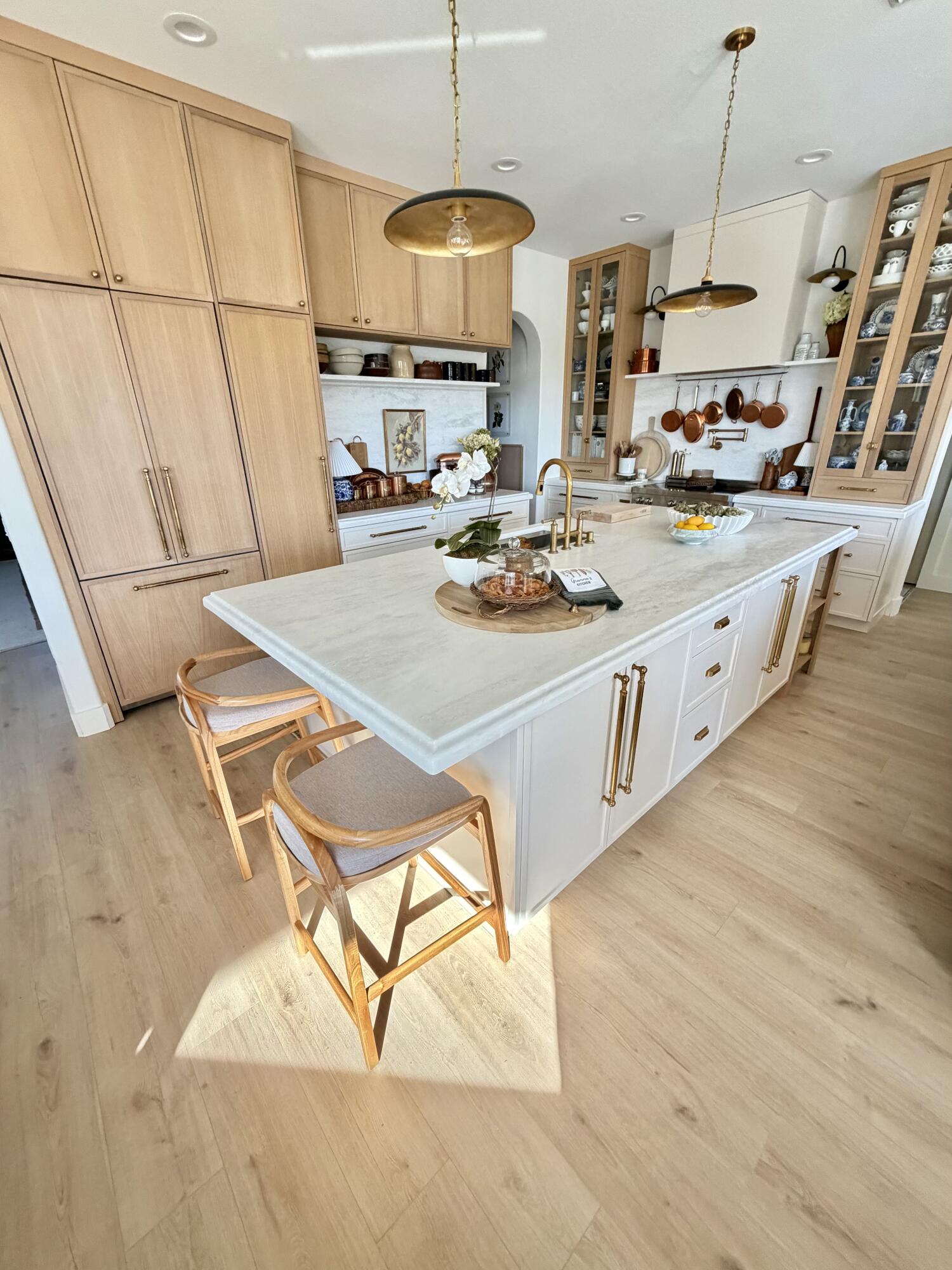 Eat-in Kitchen