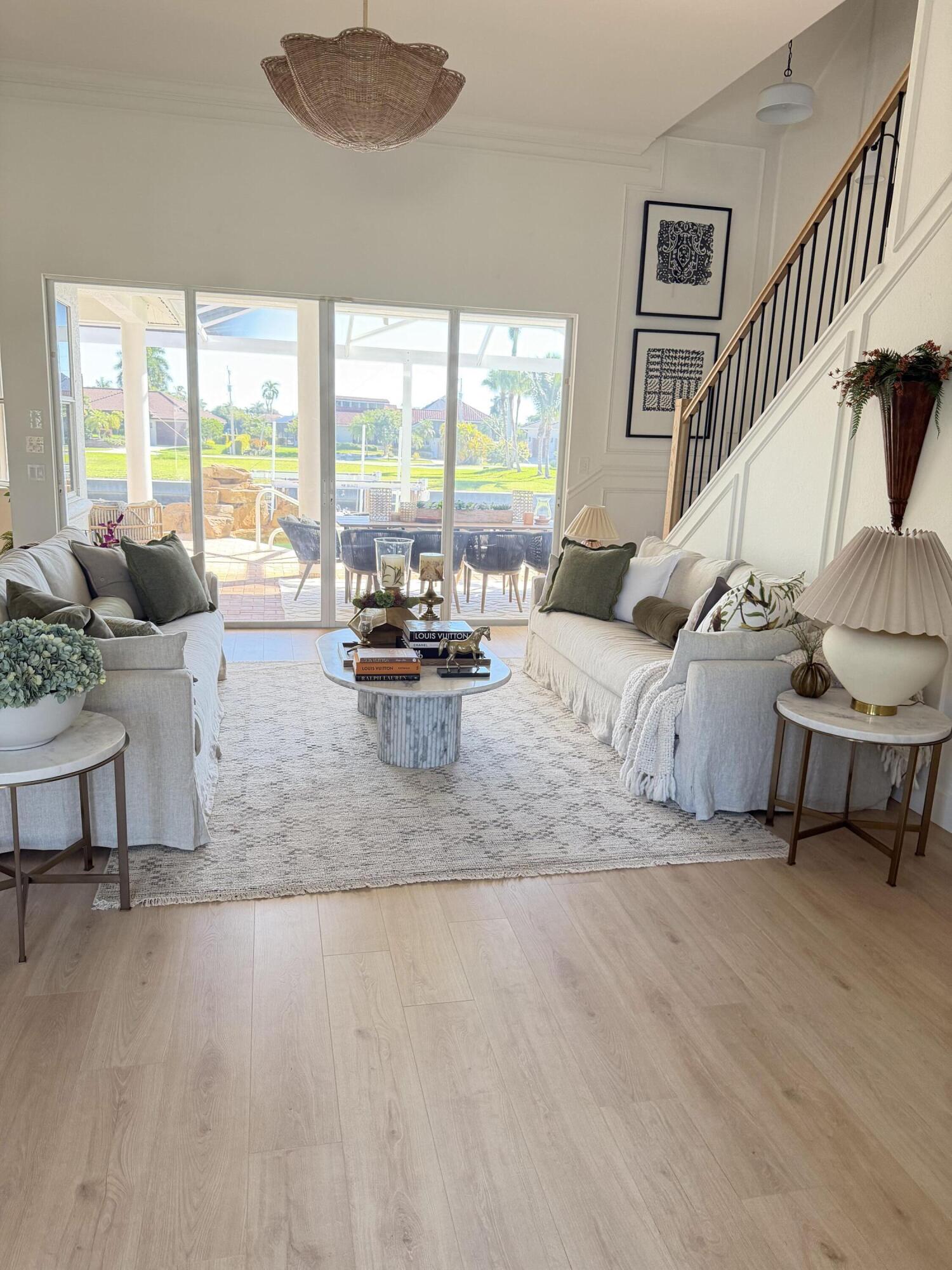 Living Area & Stairs