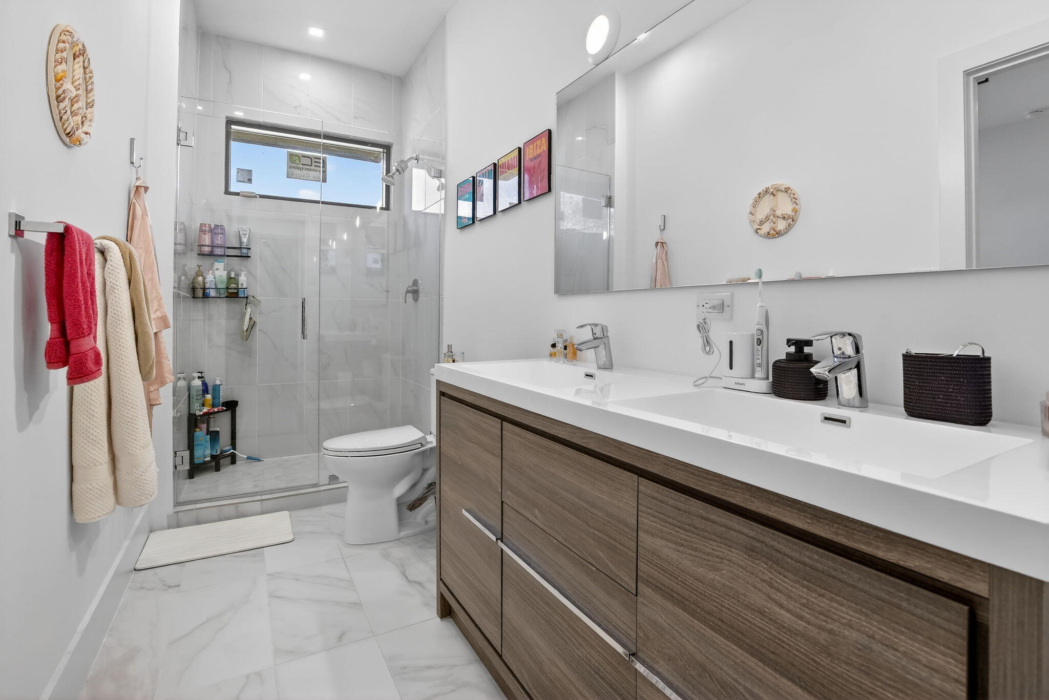 double sinks, shower