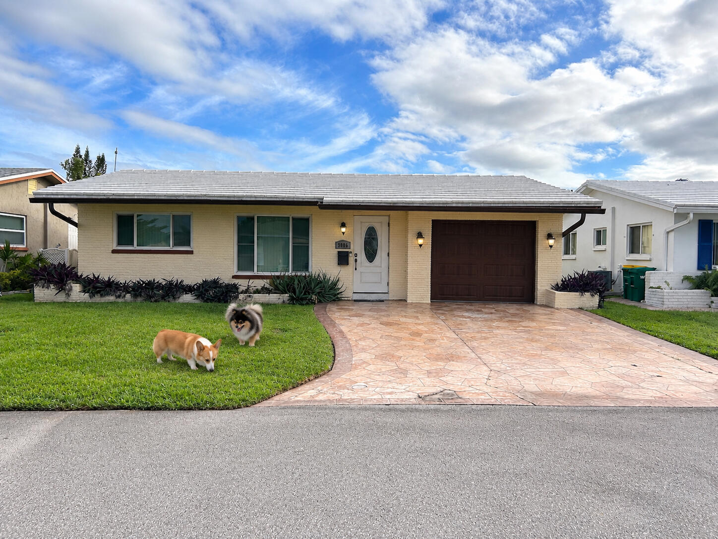 FRONT HOUSE