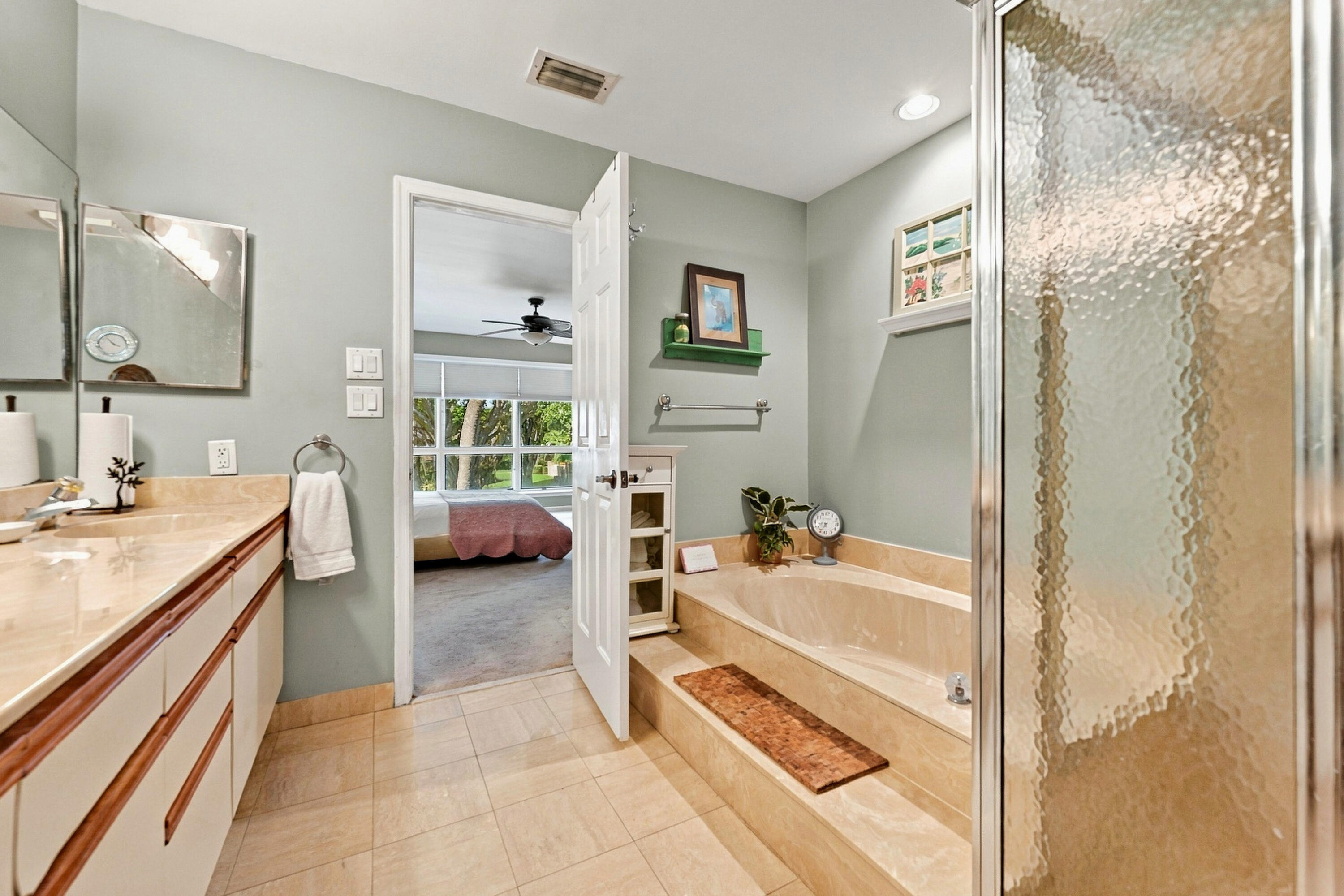 Your expansive master bath suite