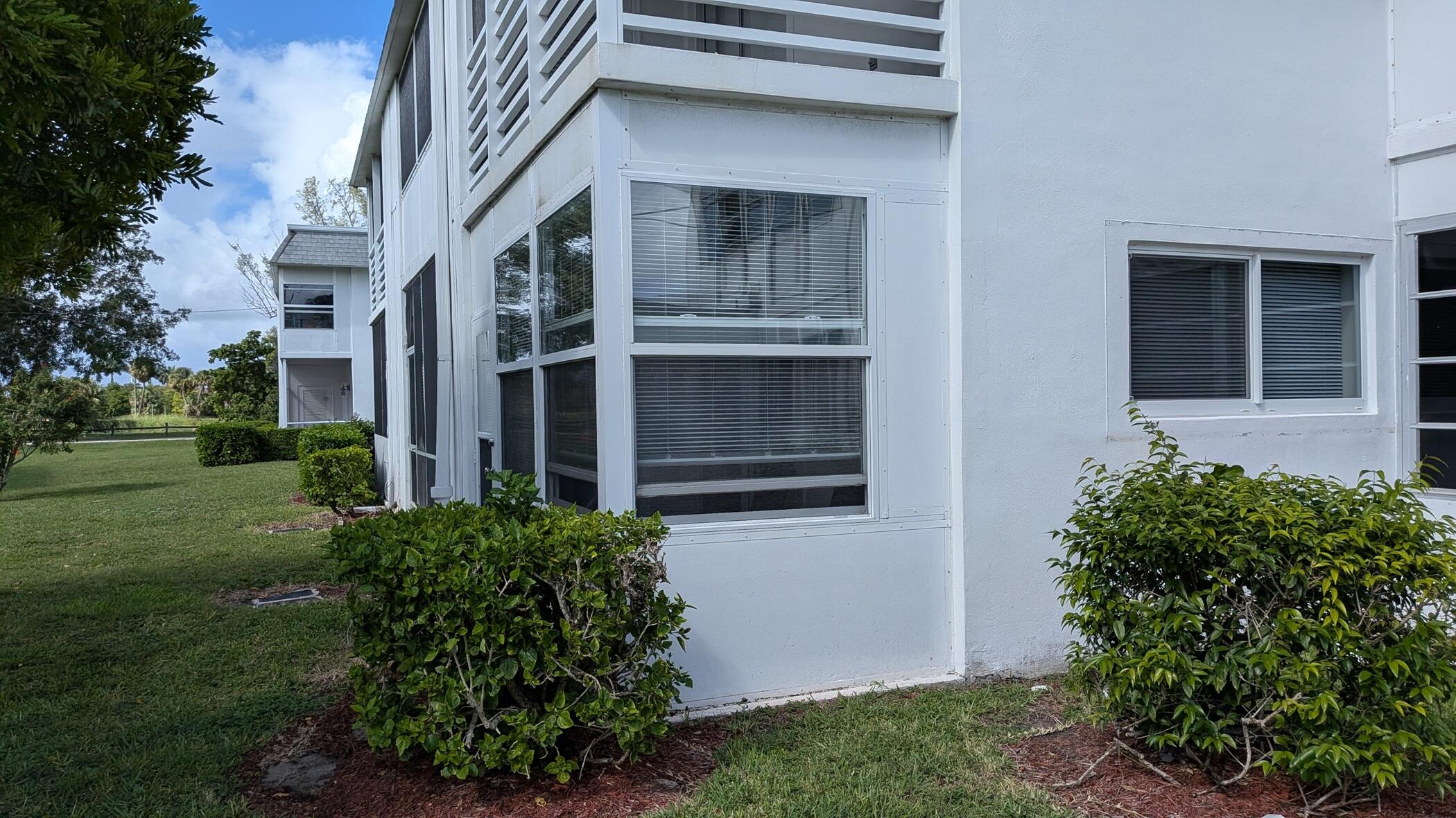 2880 Lake Osborne dr 109 21