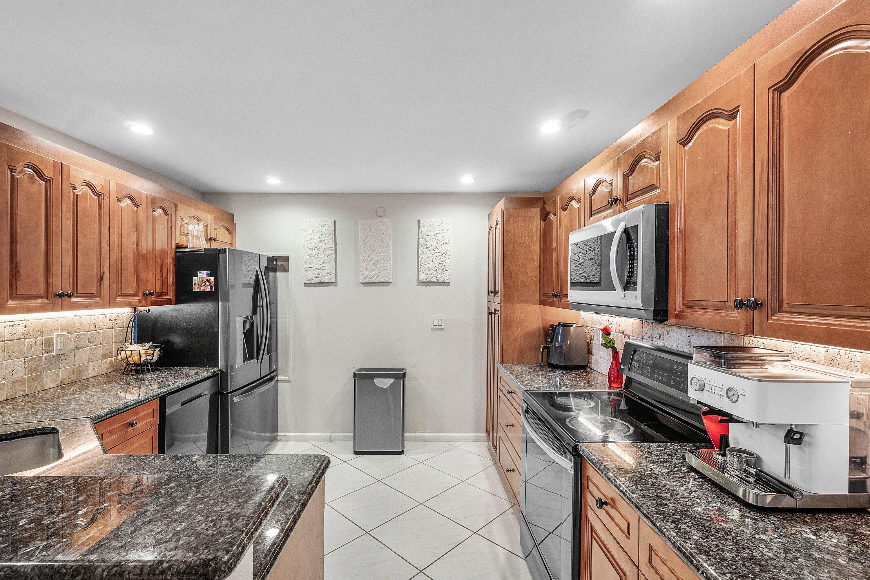 014-6947BitterbushPlace-BoyntonBeach-FL-