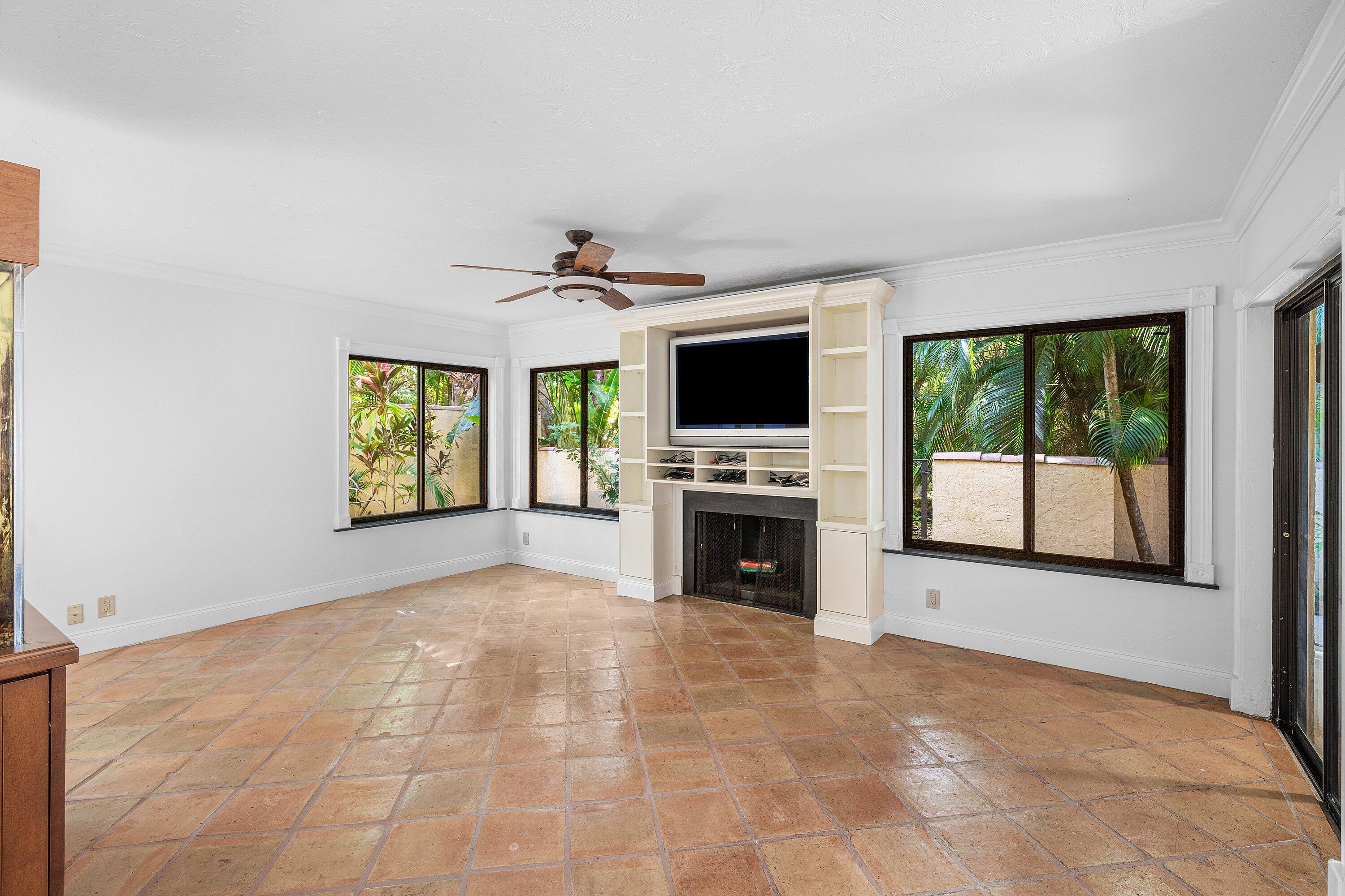 011-16VaLago-BoyntonBeach-FL-33435-SMA