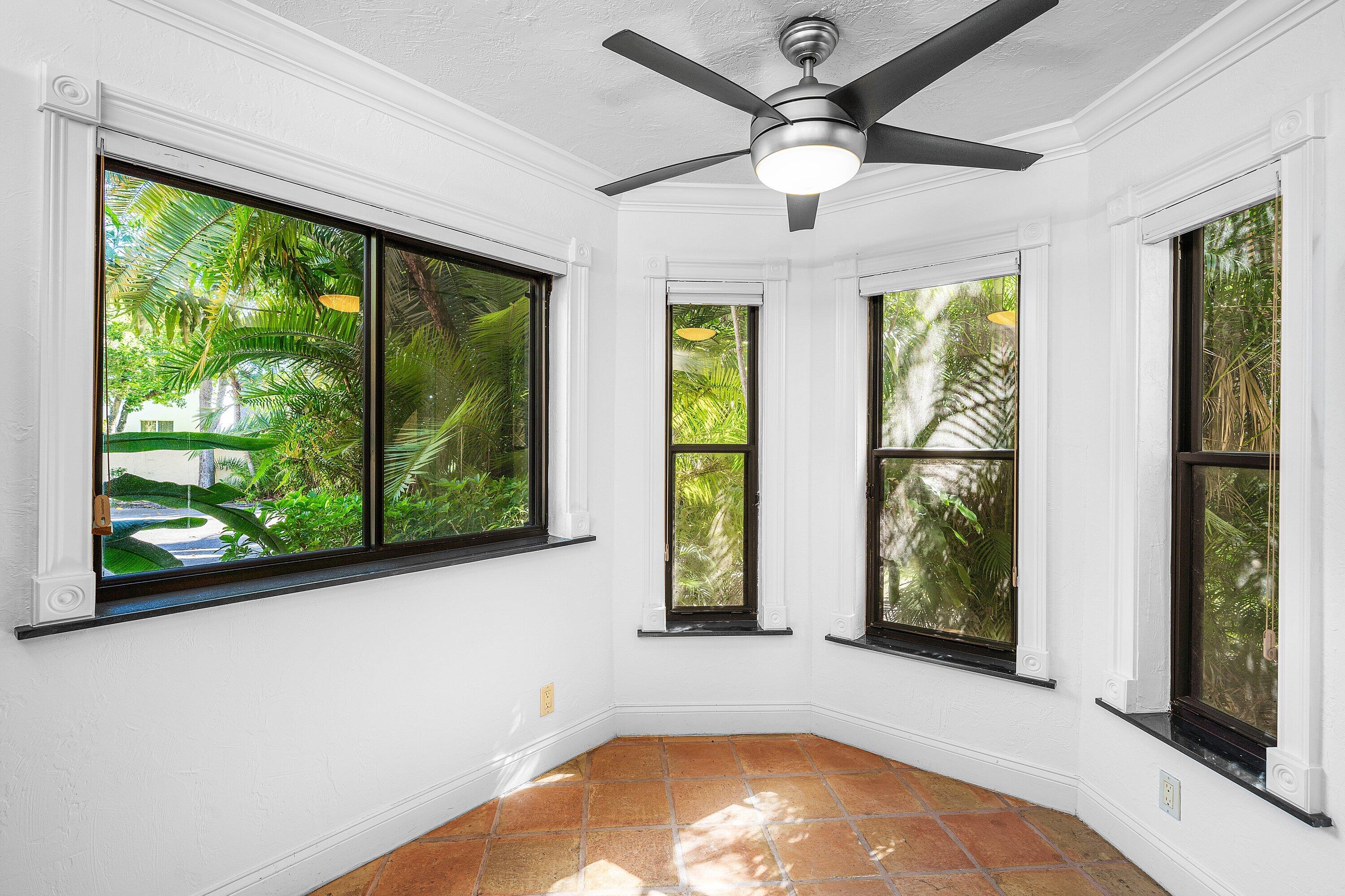 017-16VaLago-BoyntonBeach-FL-33435-SMA
