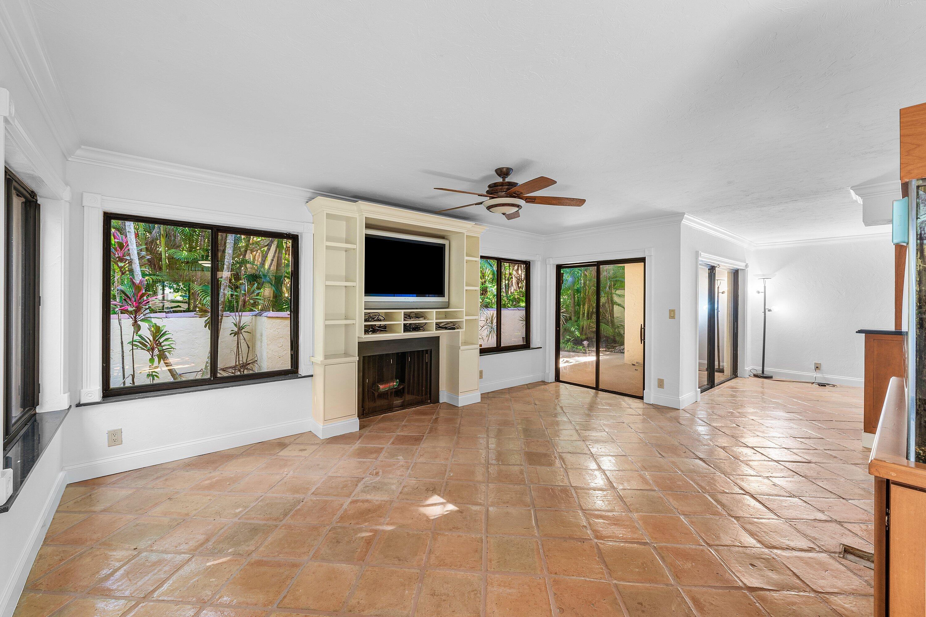 012-16VaLago-BoyntonBeach-FL-33435-SMA