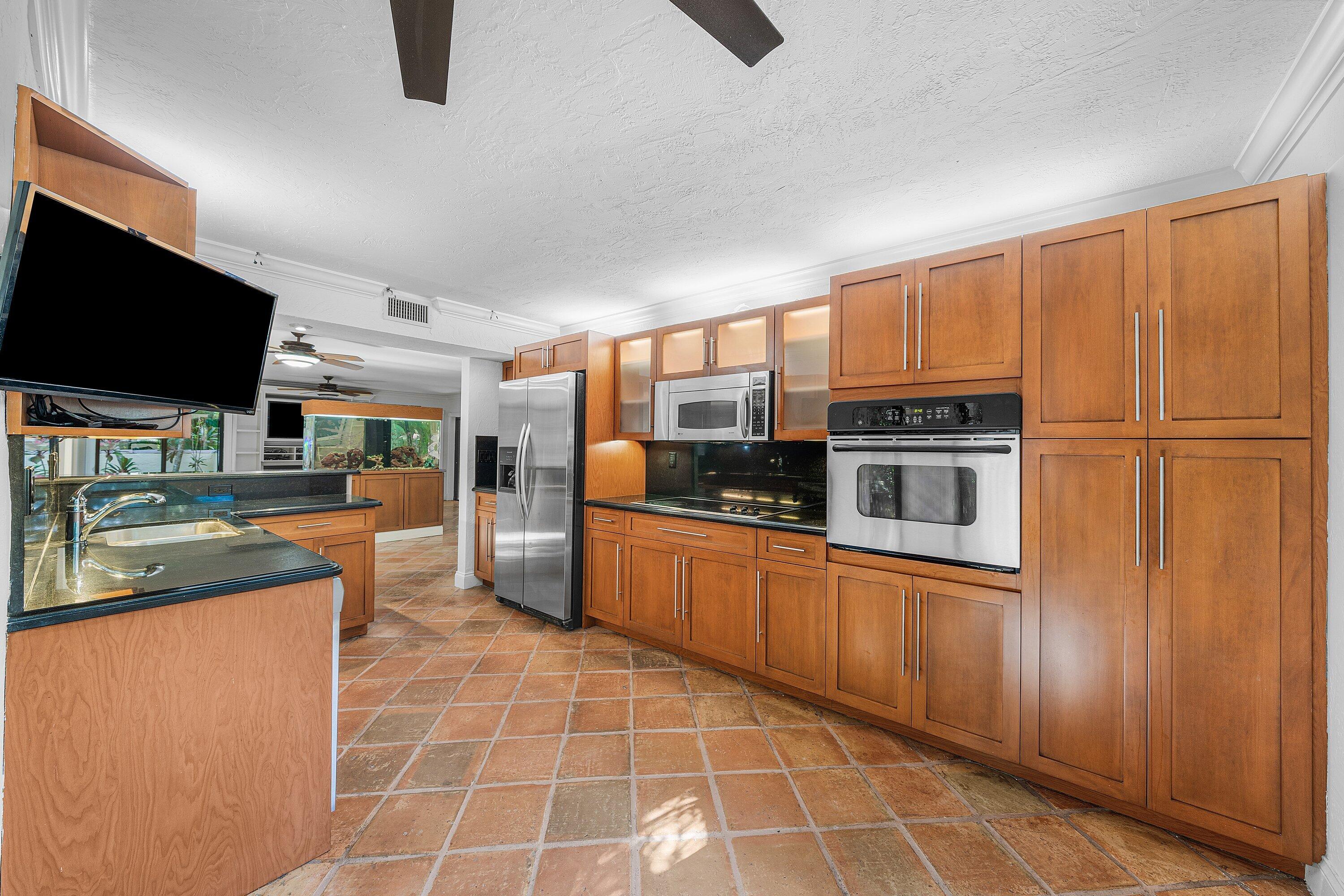 018-16VaLago-BoyntonBeach-FL-33435-SMA