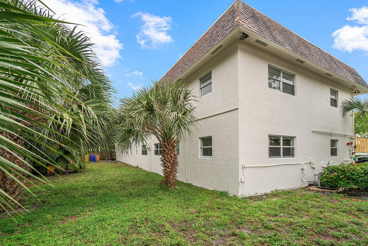 004-701NESeventhAve-DelrayBeach-FL-small