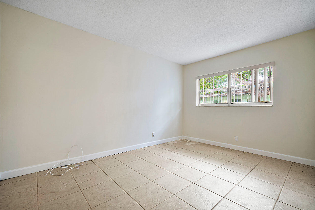 025-701NESeventhAve-DelrayBeach-FL-small