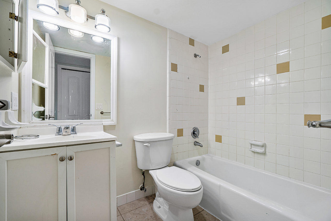 024-701NESeventhAve-DelrayBeach-FL-small