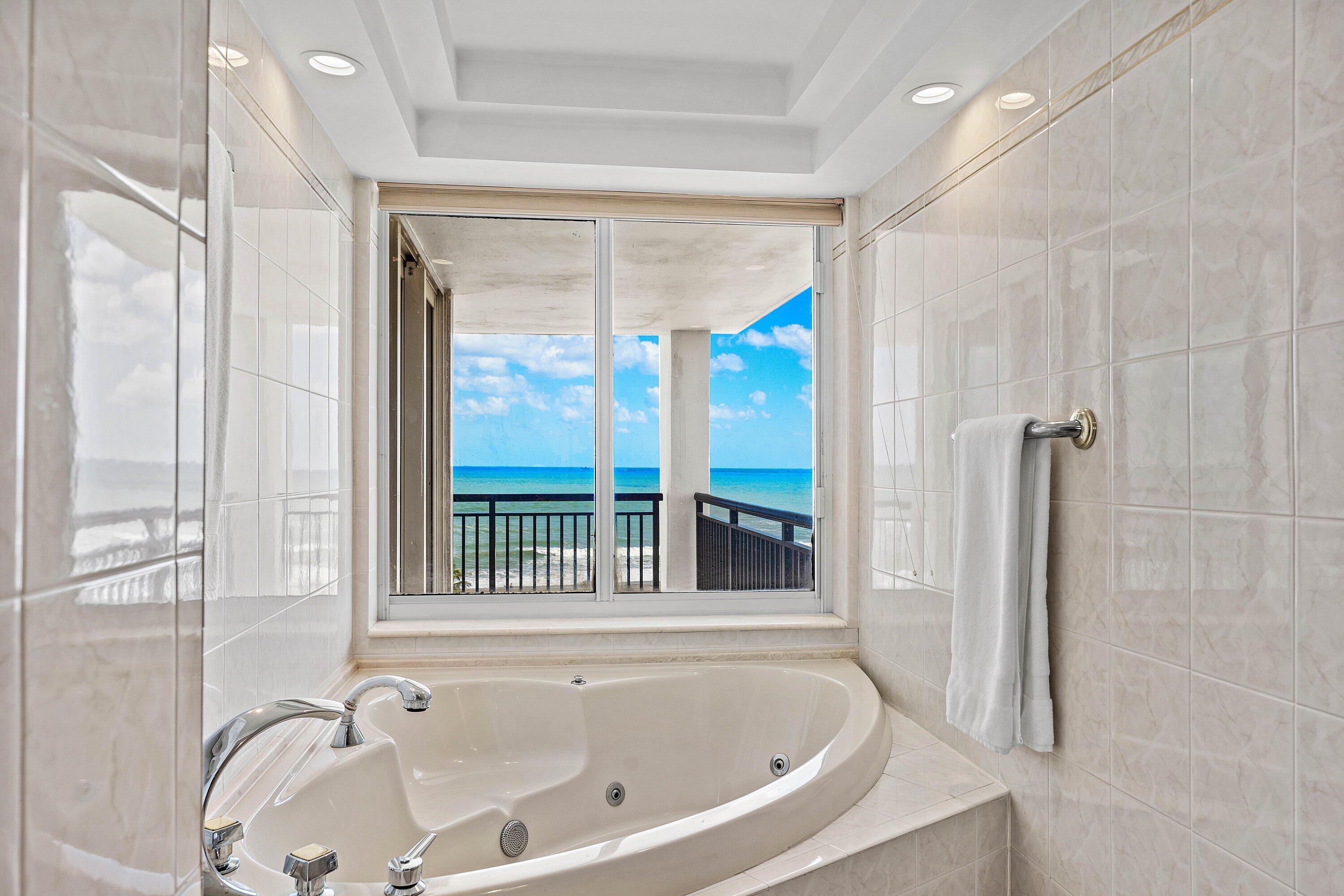 034-2000SouthOceanBoulevard-6A-BocaRaton
