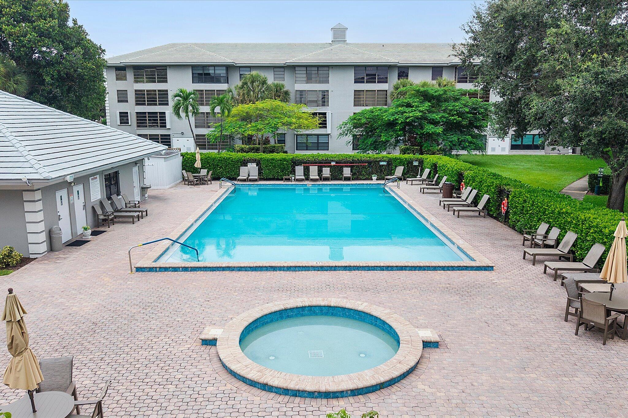08-1528 Whitehall Drive_008
