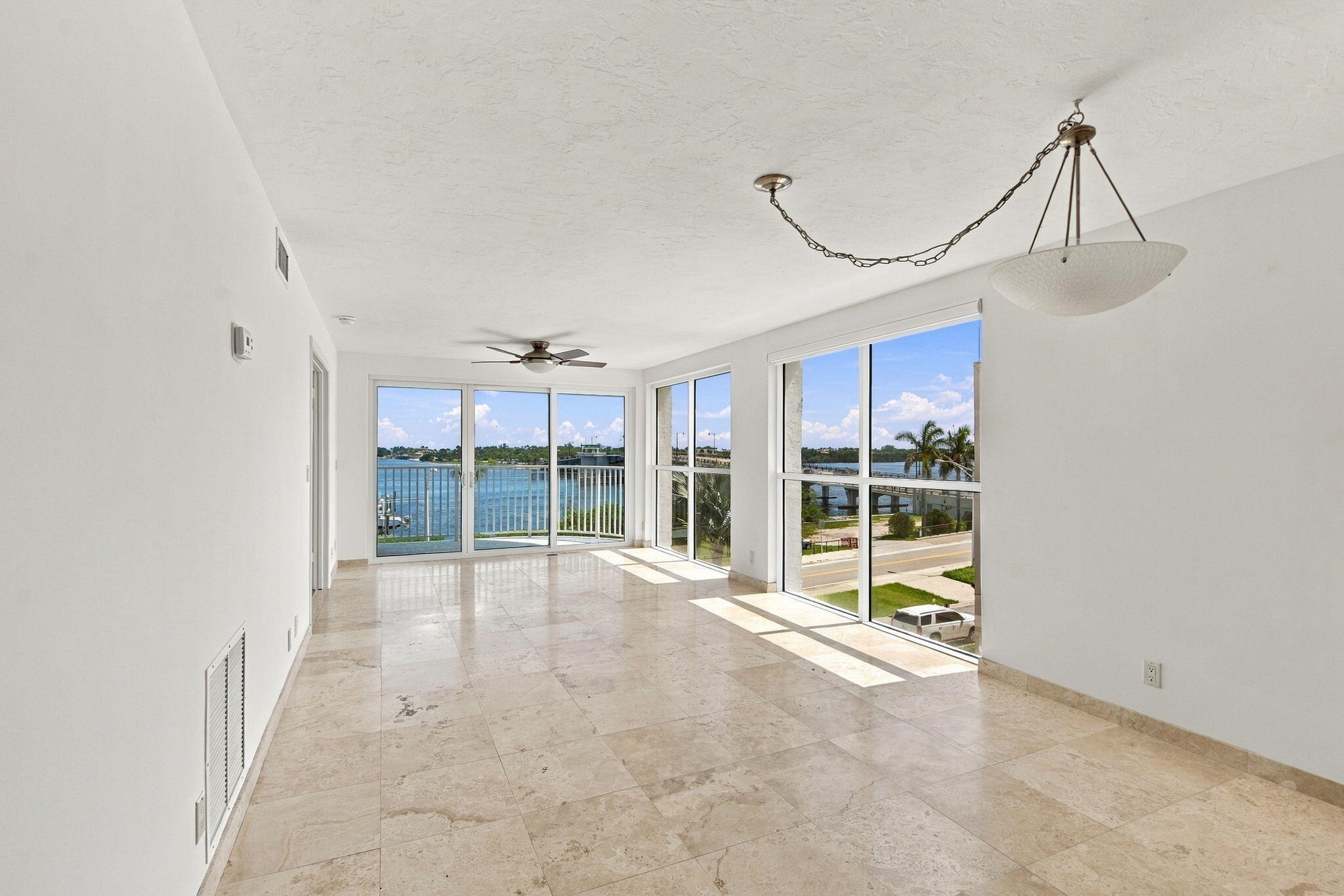 HT 403 8-web-or-mls-008_DSC02284