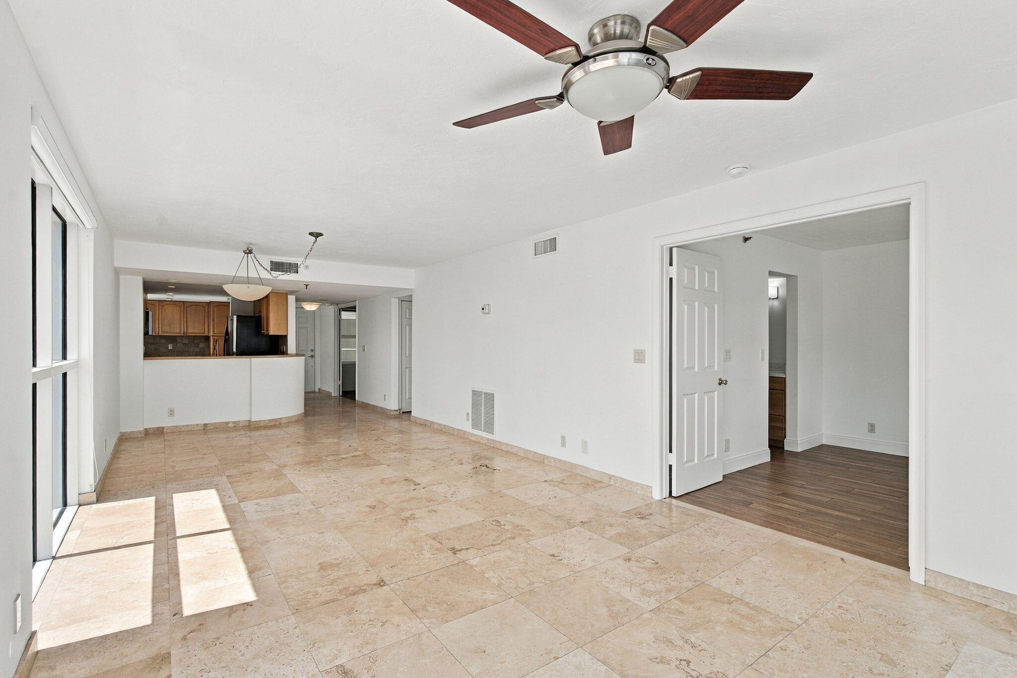 HT 403 9-web-or-mls-009_DSC02294