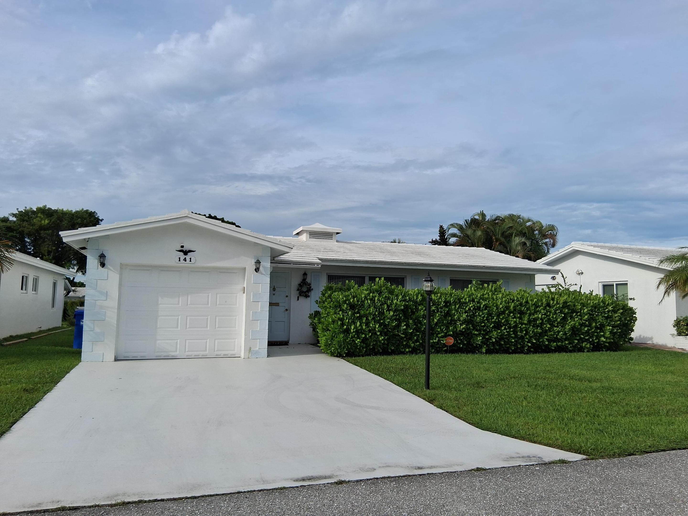 Garage & Driveway