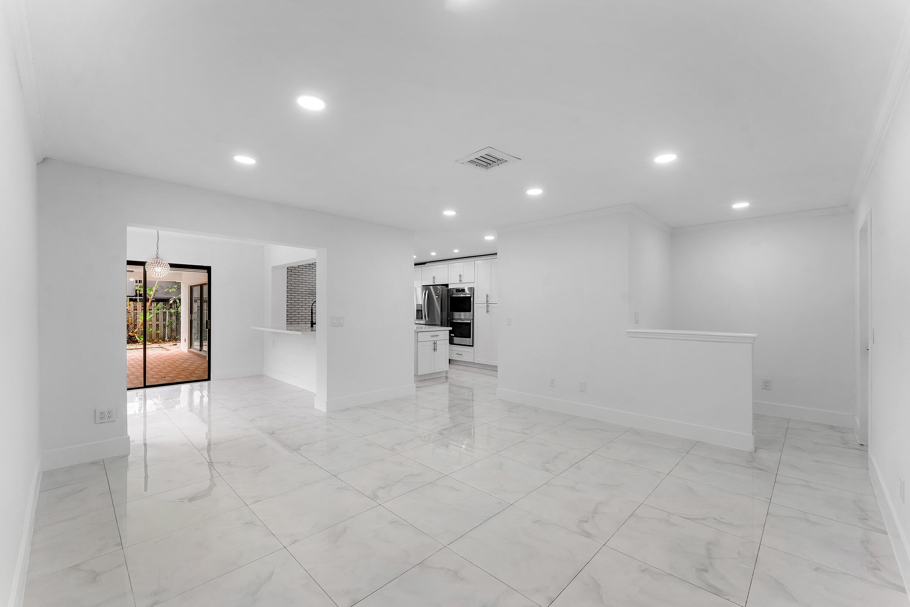 10_004-80WestPalmDrive-Margate-FL-33063-