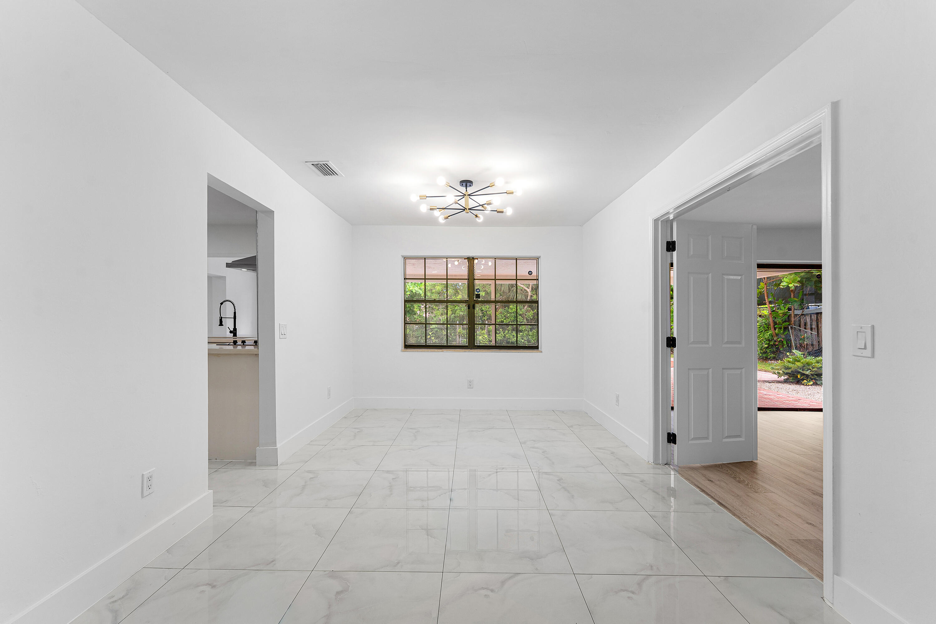 08_013-80WestPalmDrive-Margate-FL-33063-