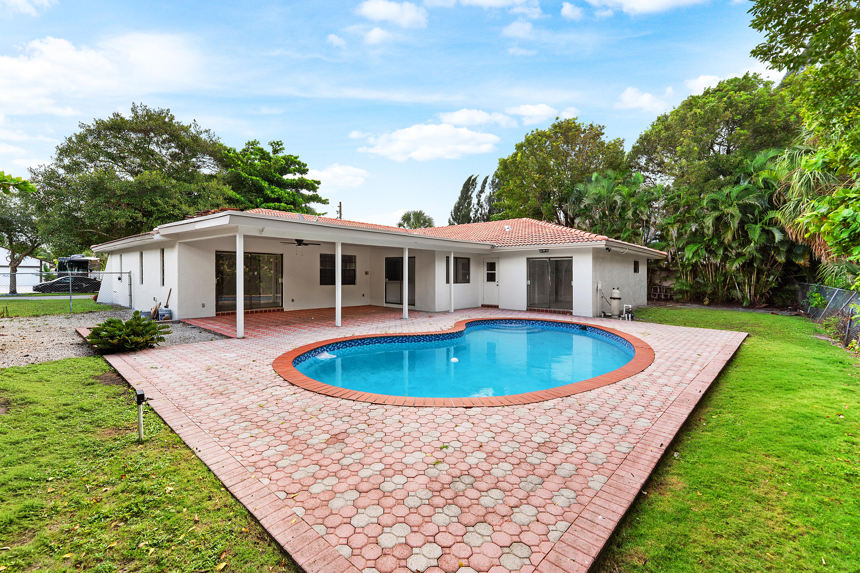 31_035-80WestPalmDrive-Margate-FL-33063-