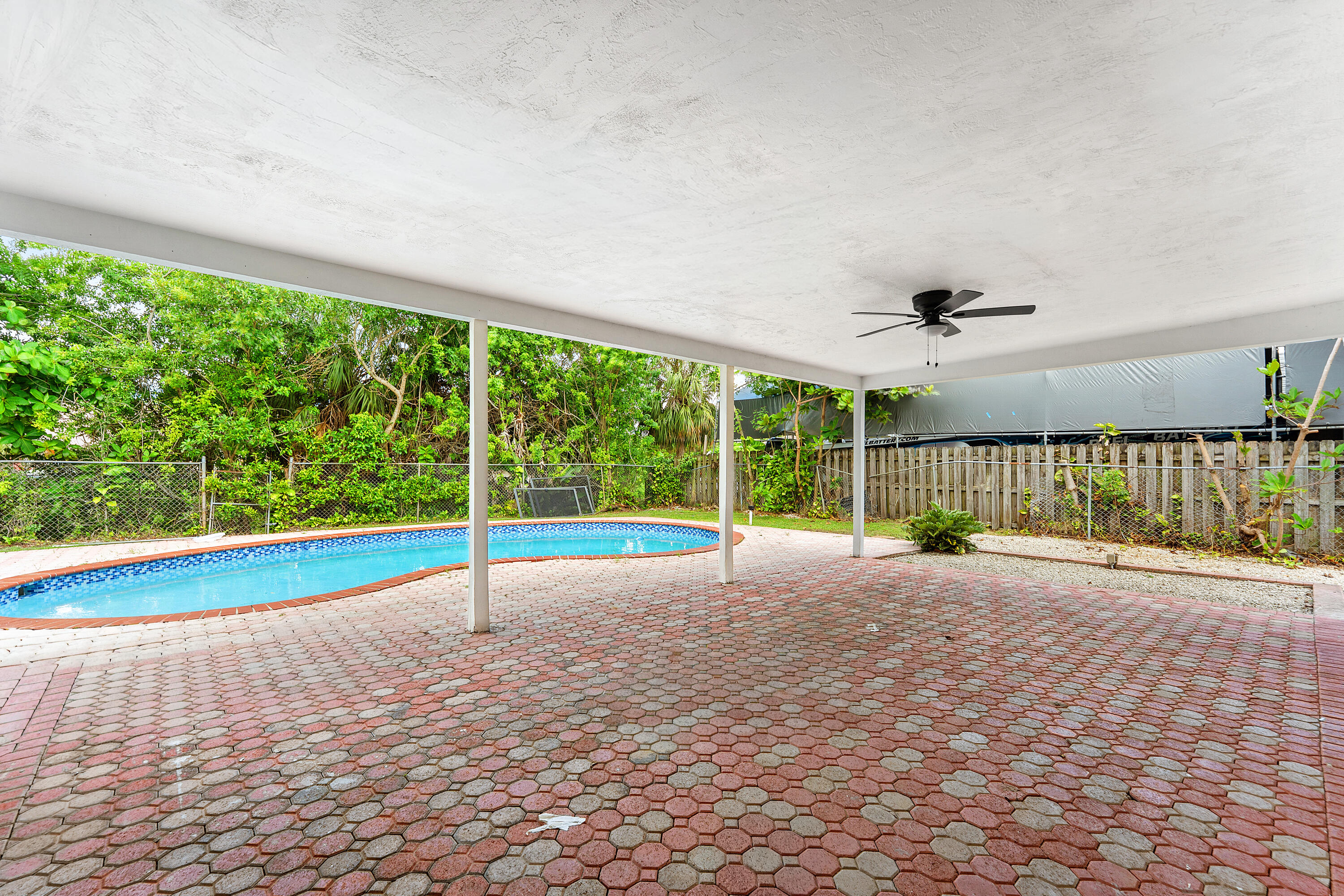 32_032-80WestPalmDrive-Margate-FL-33063-