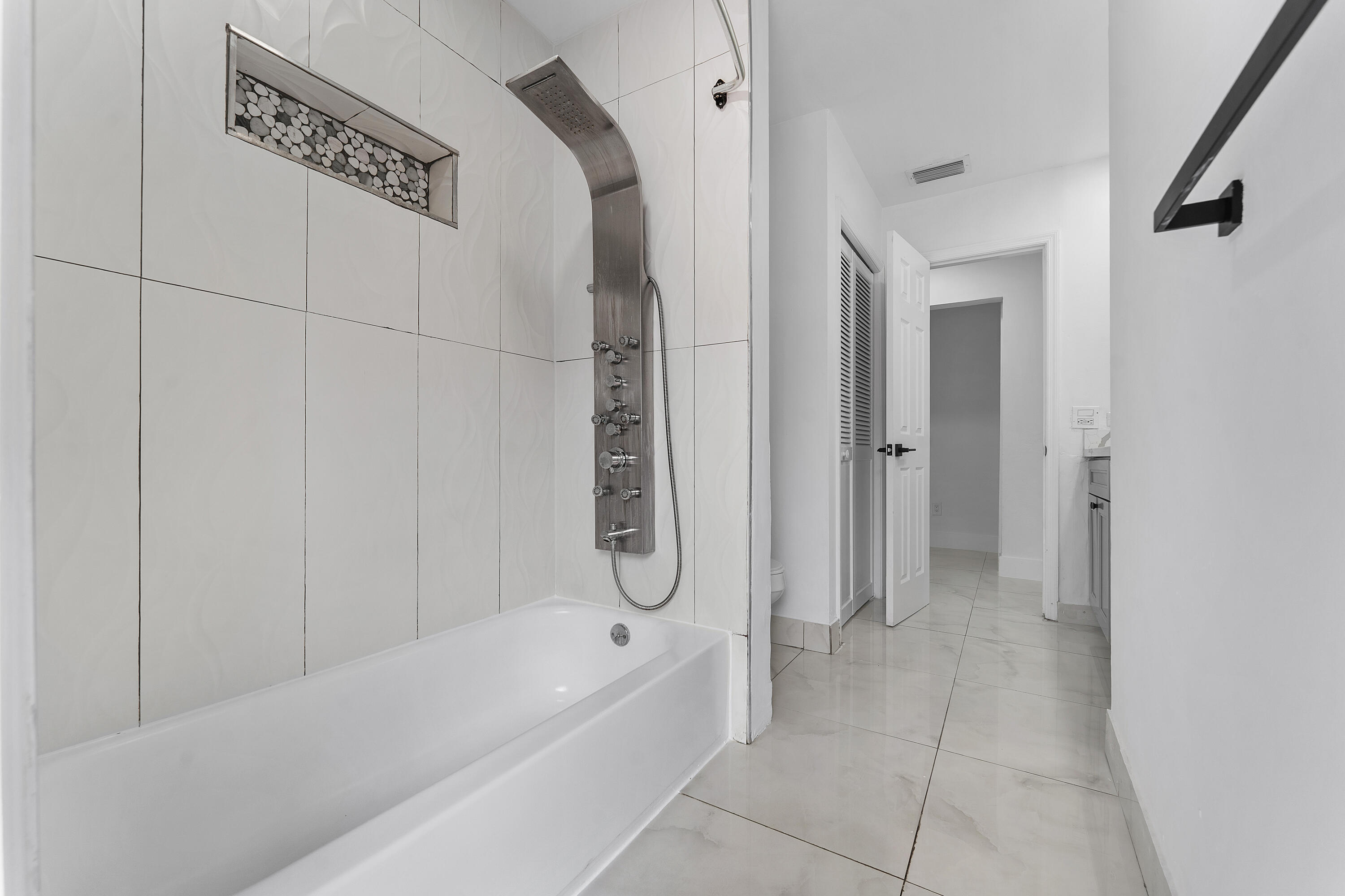 29_029-80WestPalmDrive-Margate-FL-33063-