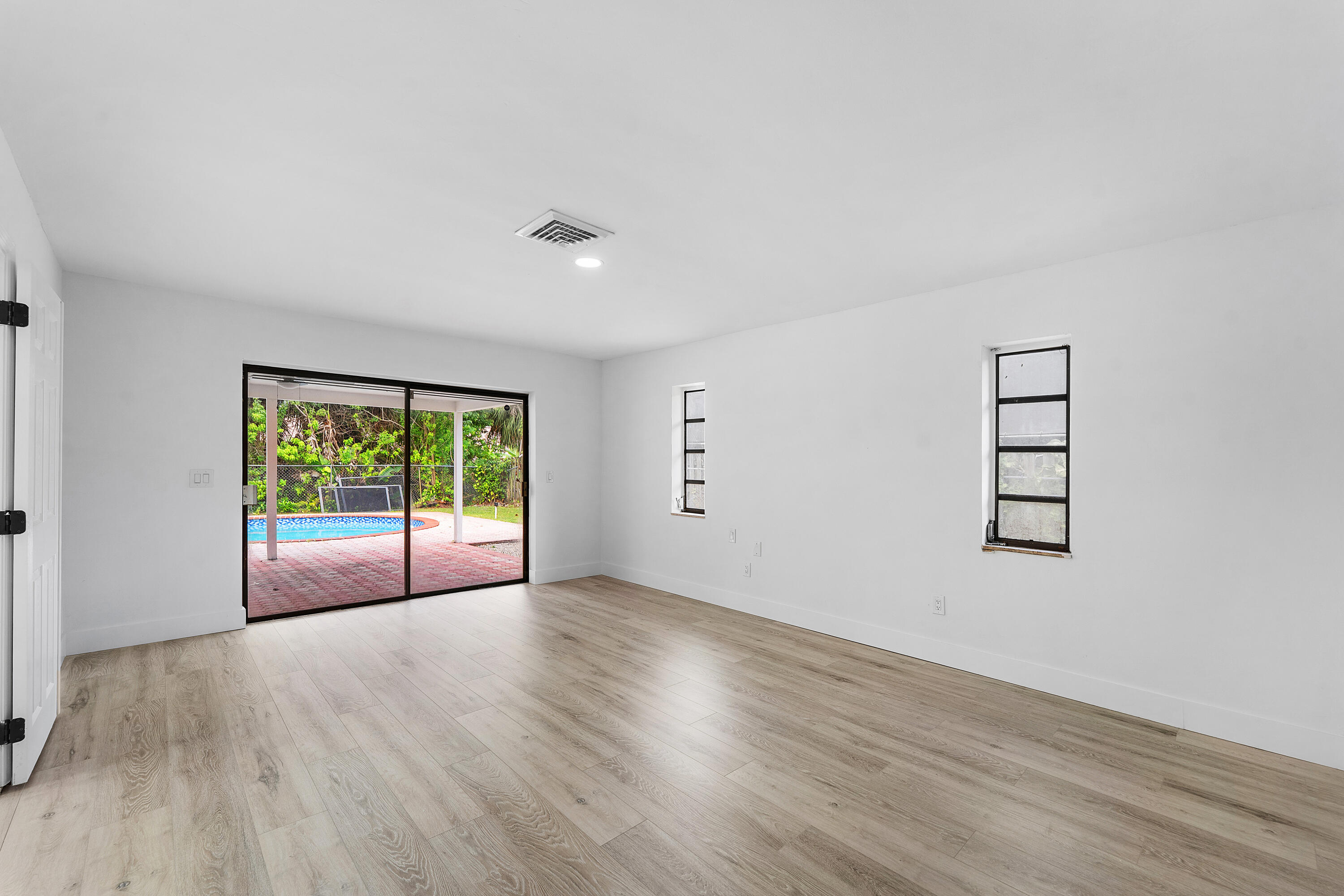 16_019-80WestPalmDrive-Margate-FL-33063-