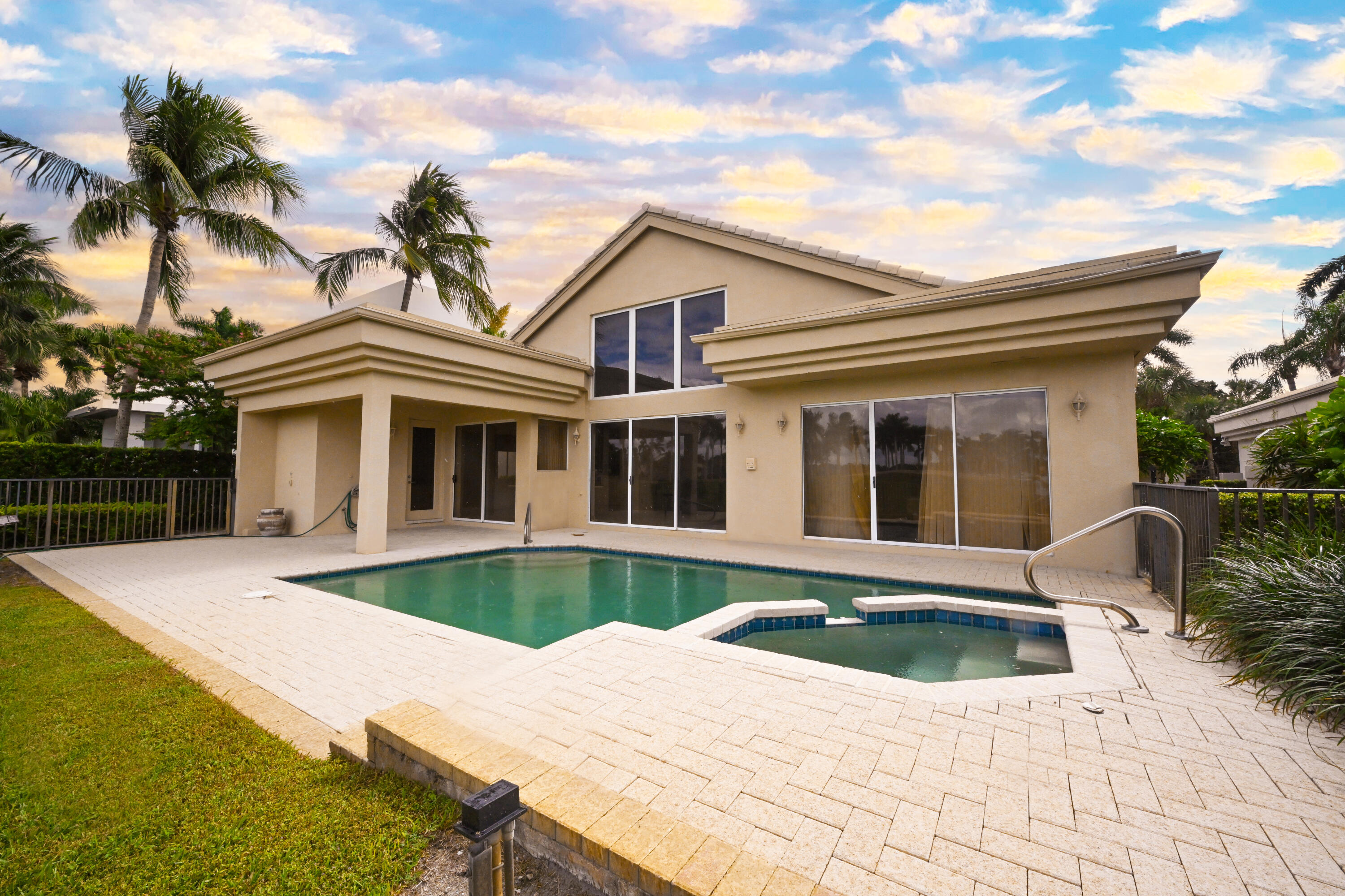 pool/patio pool/patio