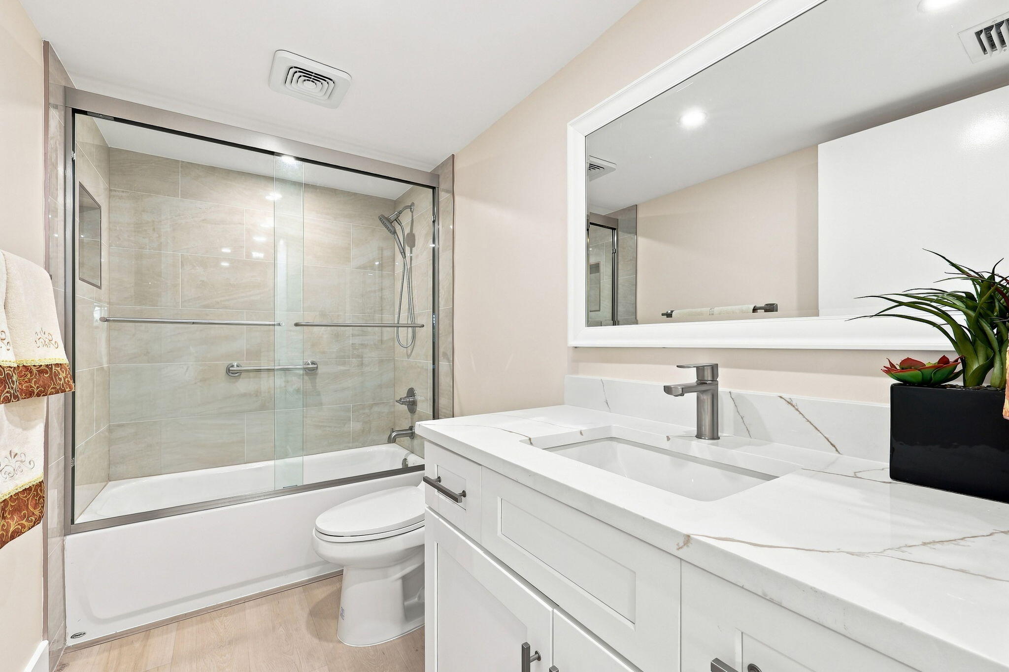 2nd Bathroom