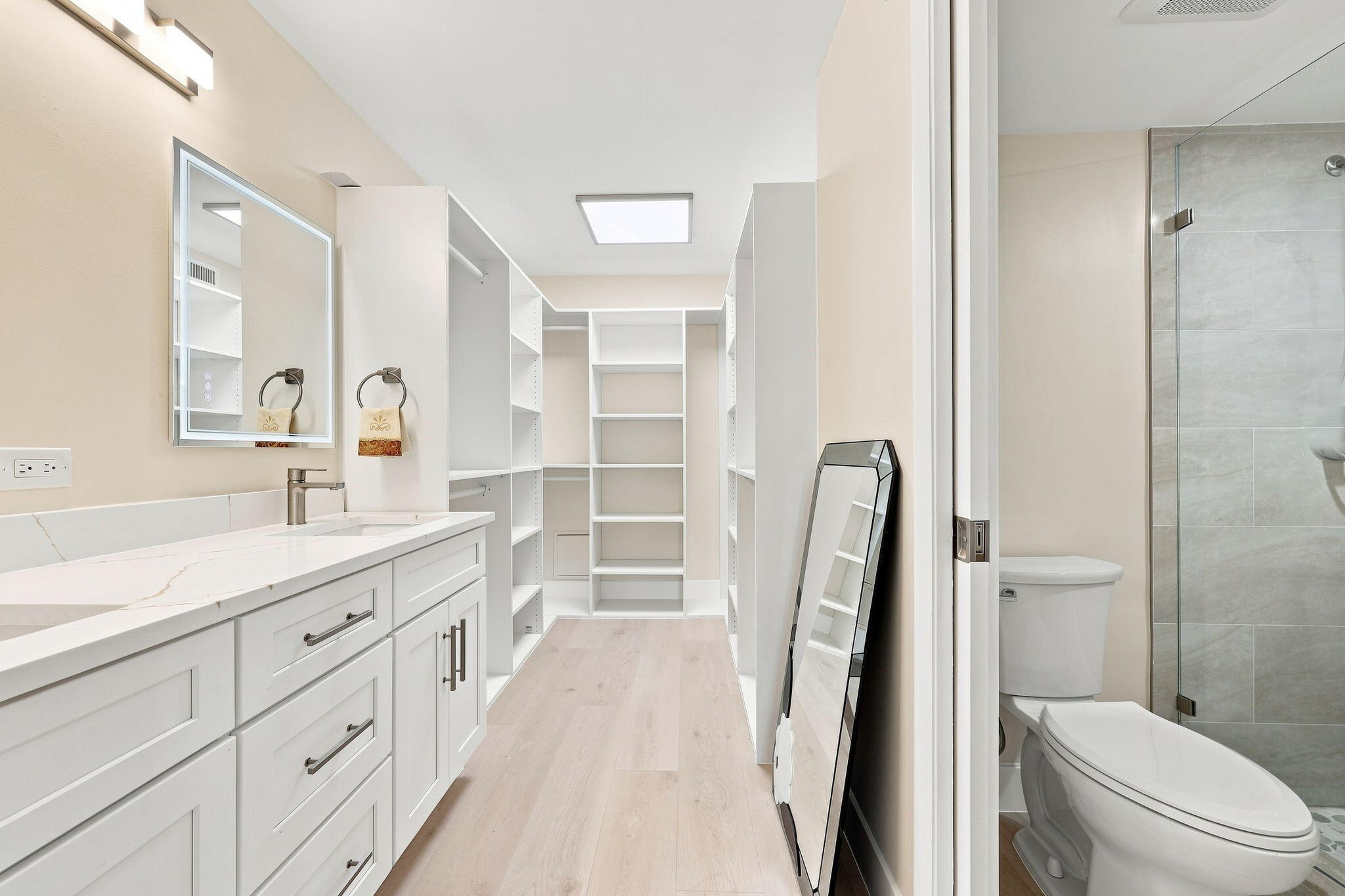 Main Bath Suite