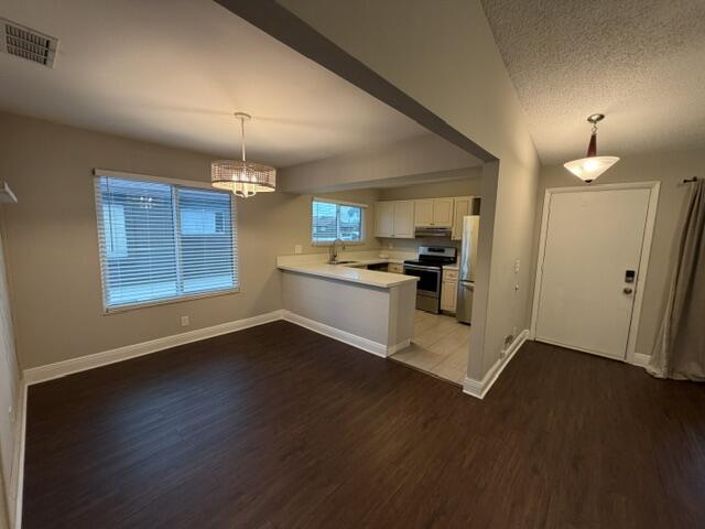 Dining area & Kitchen
