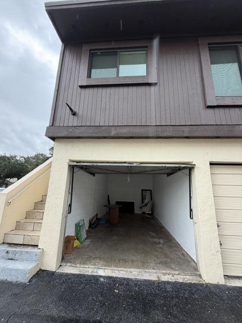 1 Car Garage