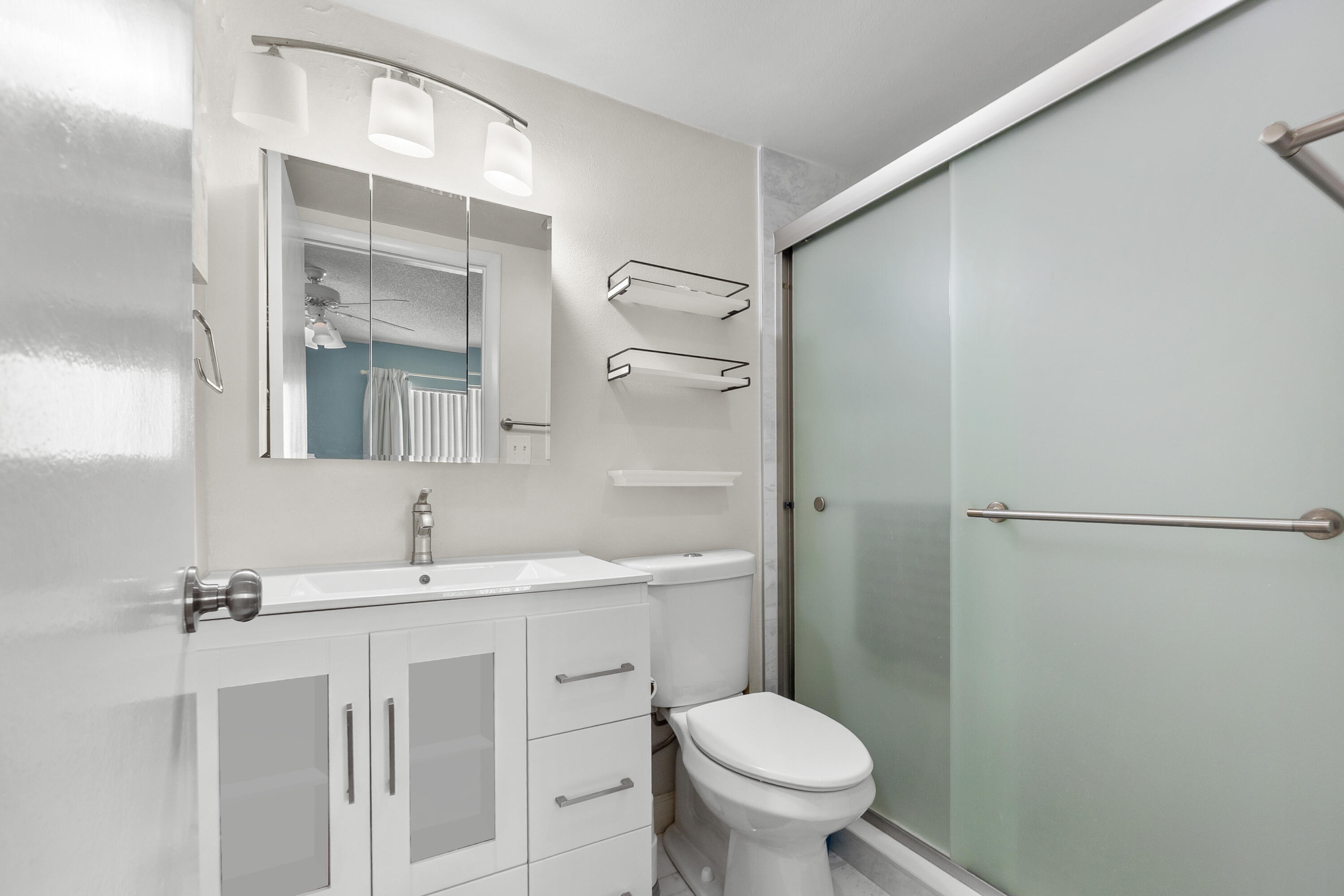 bathroom bathroom