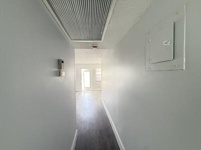Central a/c.