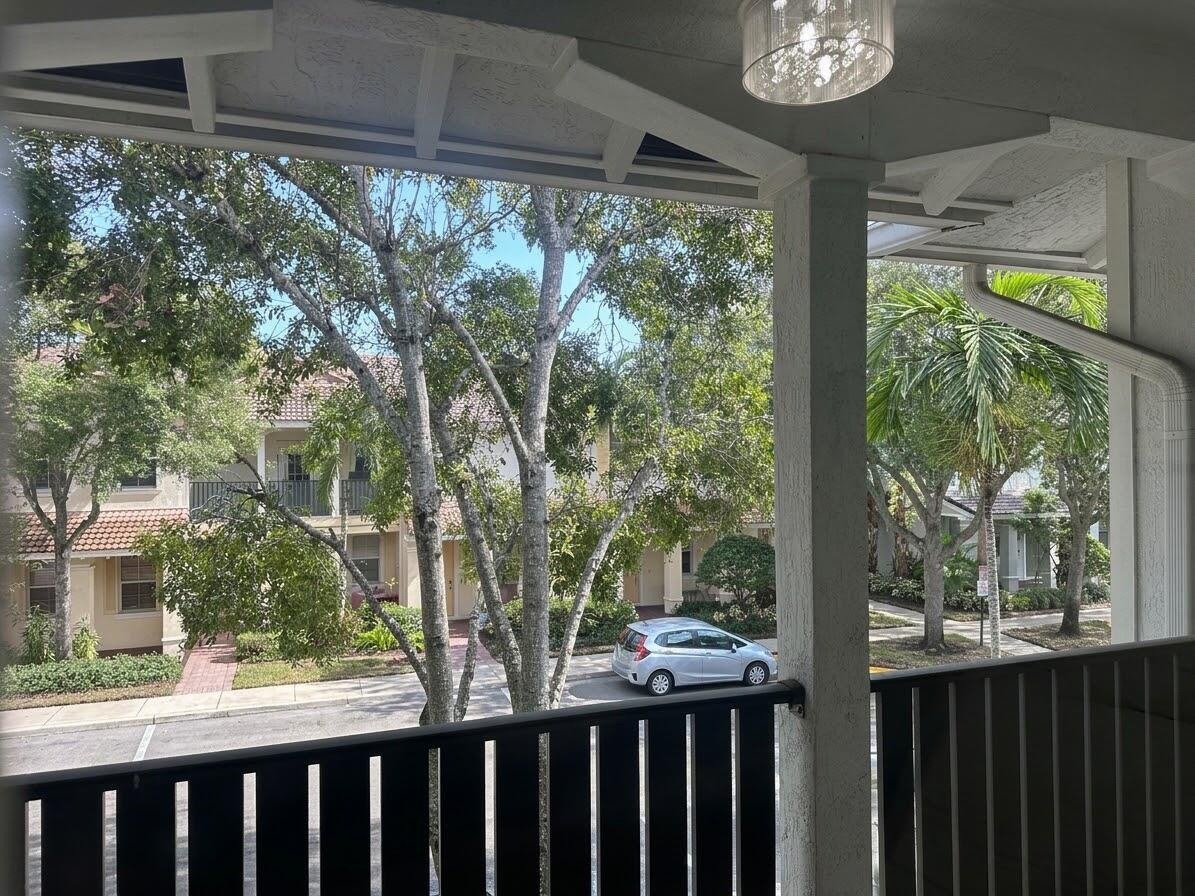 COVERED BALCONY OF PRIMARY